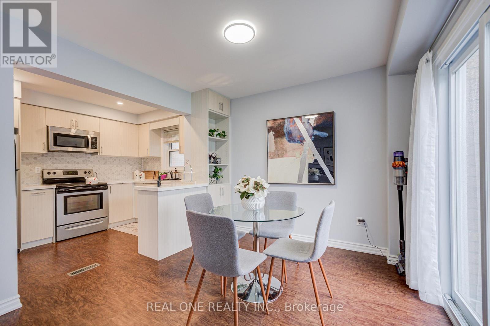 178 Hawker Road, Vaughan, Ontario  L6A 2J6 - Photo 12 - N12493916