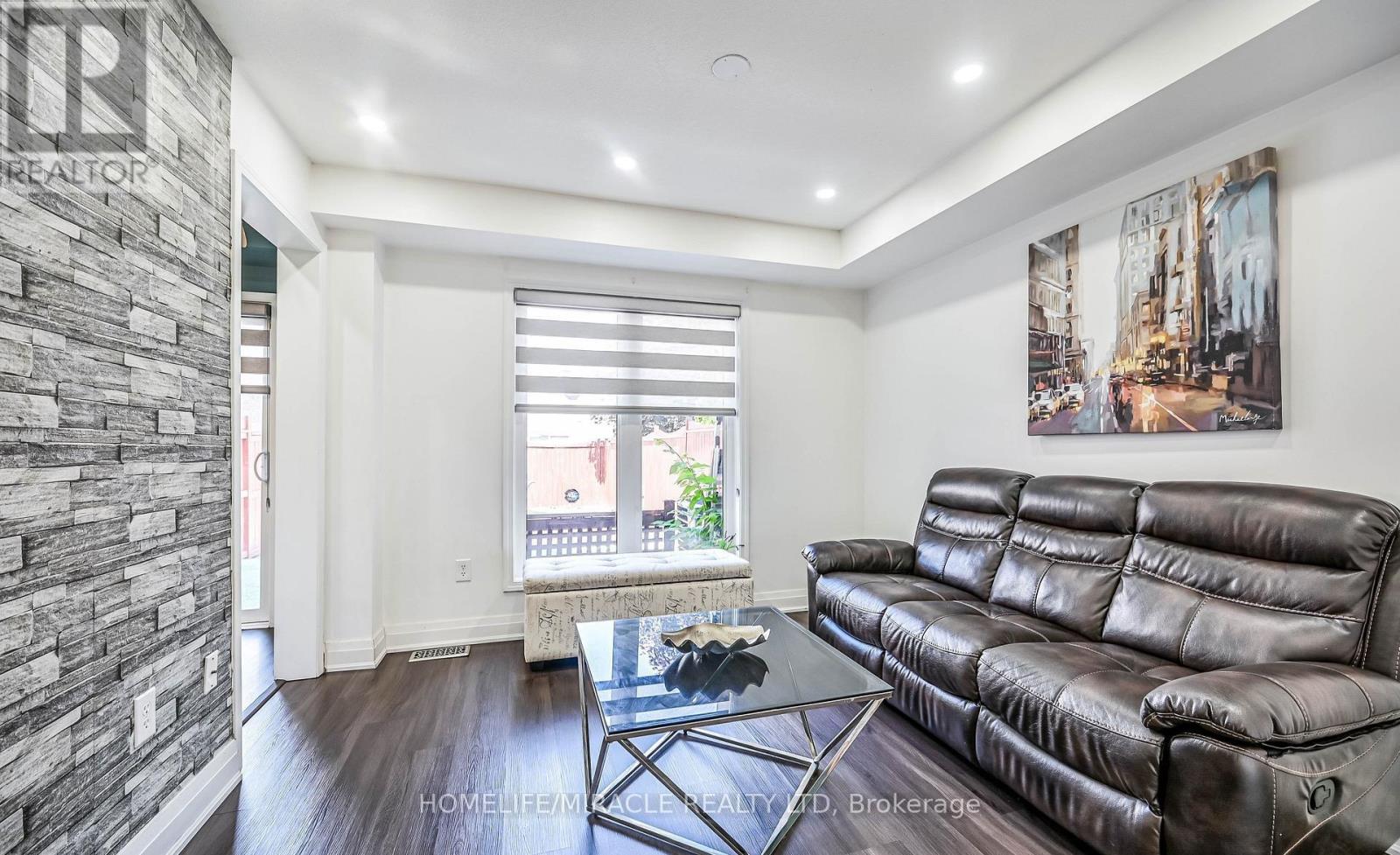 39 Newport Crescent, Hamilton (Crerar), Ontario  L9A 0B2 - Photo 10 - X12498700