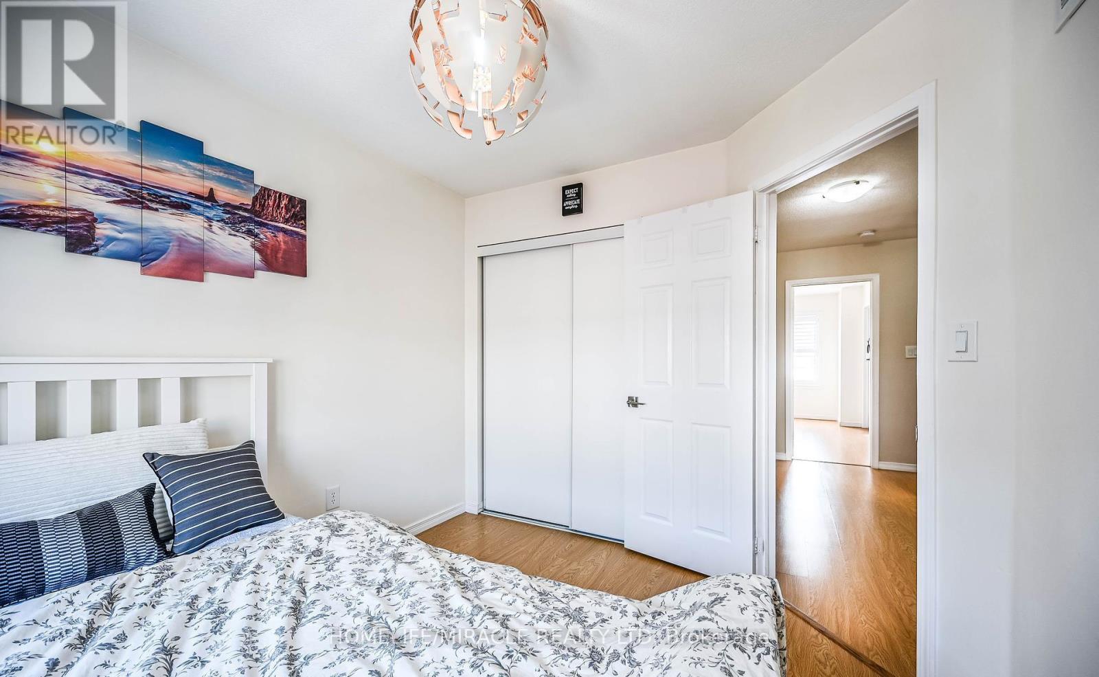 39 Newport Crescent, Hamilton (Crerar), Ontario  L9A 0B2 - Photo 18 - X12498700