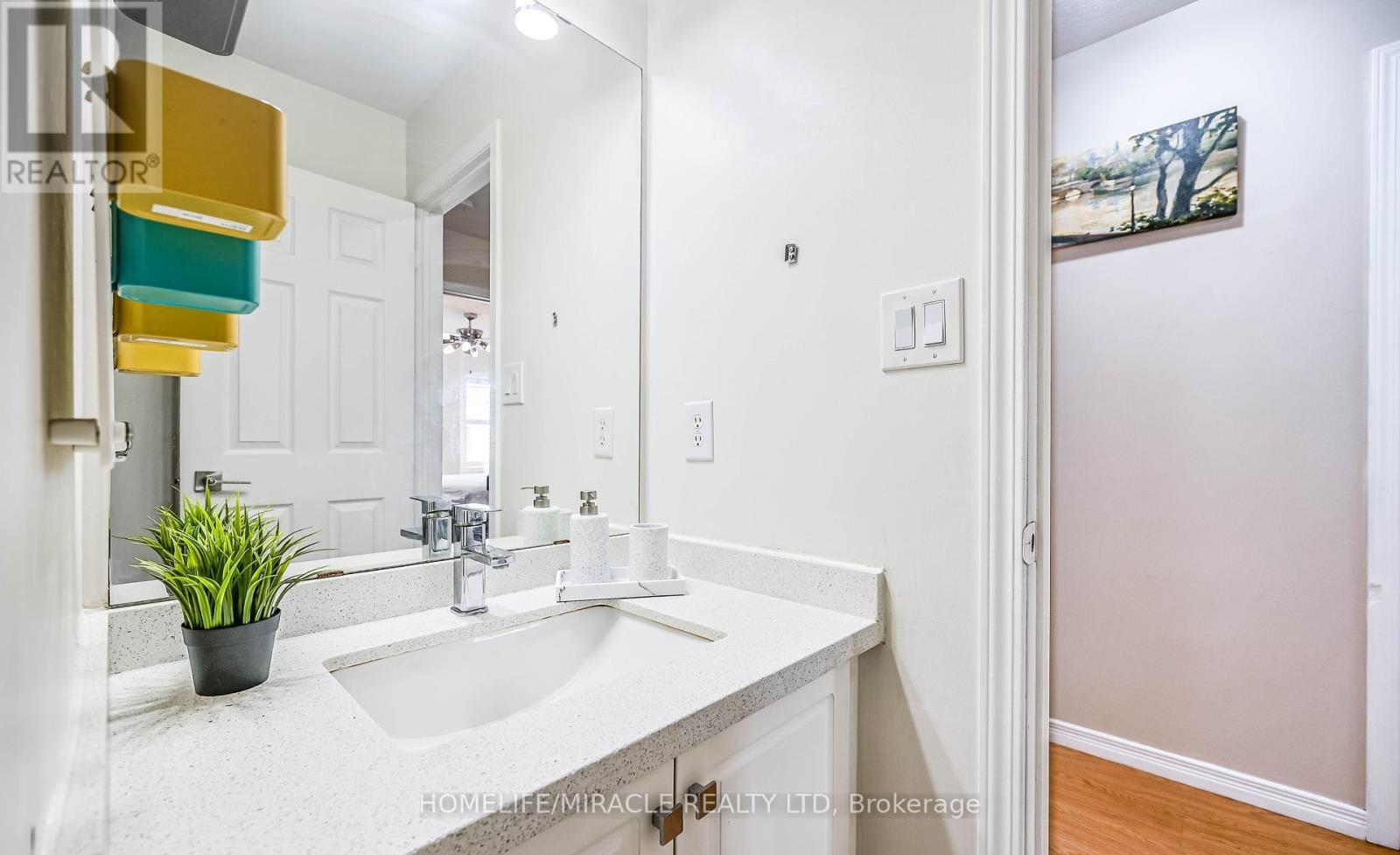 39 Newport Crescent, Hamilton (Crerar), Ontario  L9A 0B2 - Photo 21 - X12498700