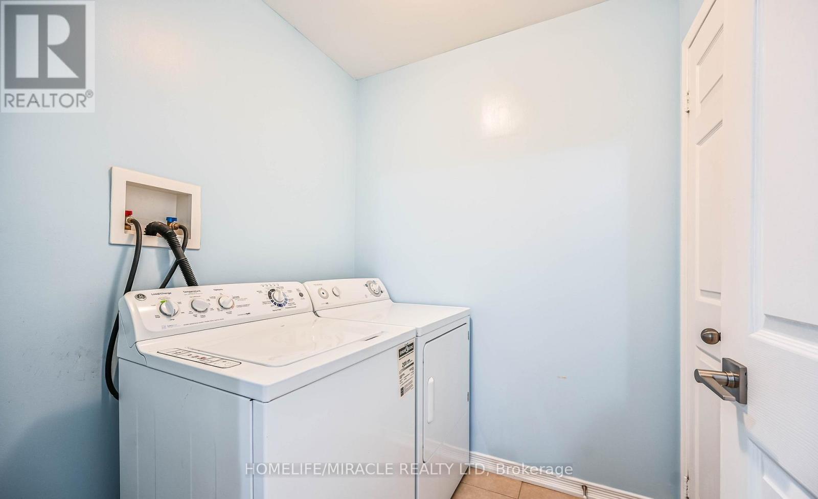 39 Newport Crescent, Hamilton (Crerar), Ontario  L9A 0B2 - Photo 22 - X12498700