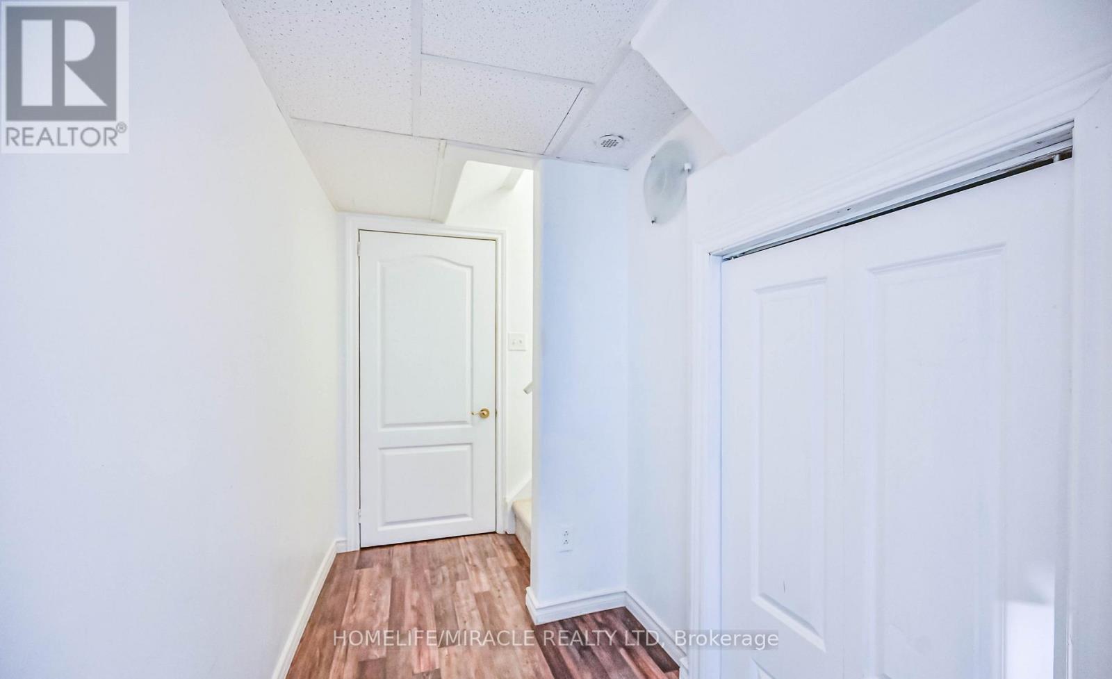 39 Newport Crescent, Hamilton (Crerar), Ontario  L9A 0B2 - Photo 23 - X12498700