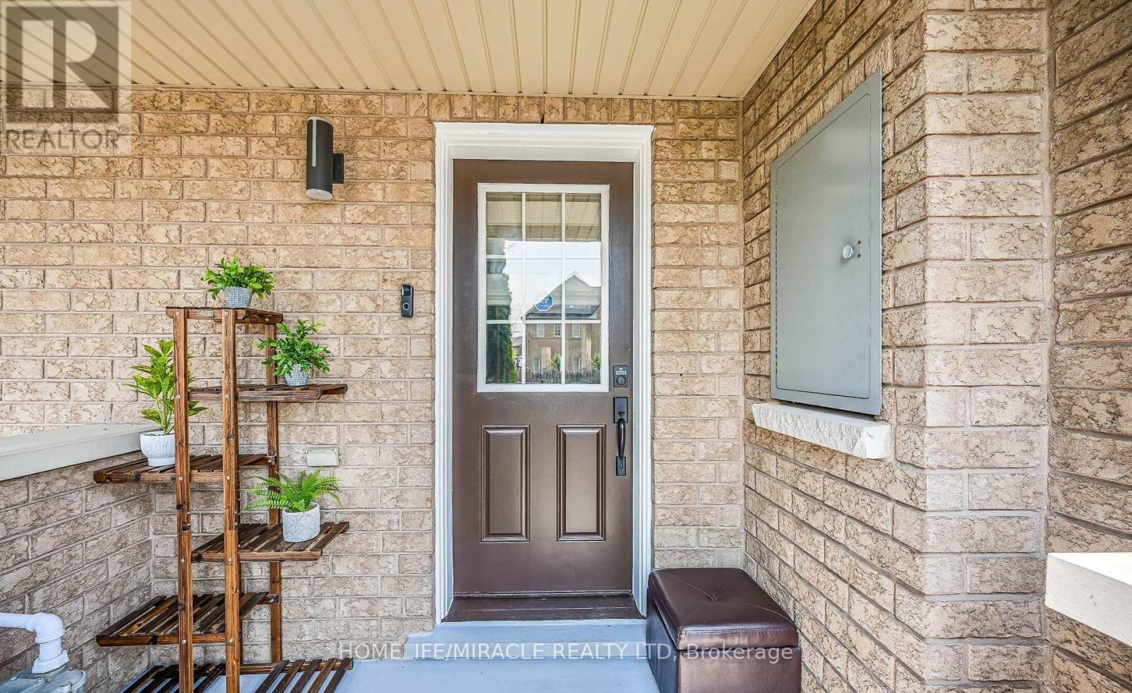 39 Newport Crescent, Hamilton (Crerar), Ontario  L9A 0B2 - Photo 3 - X12498700