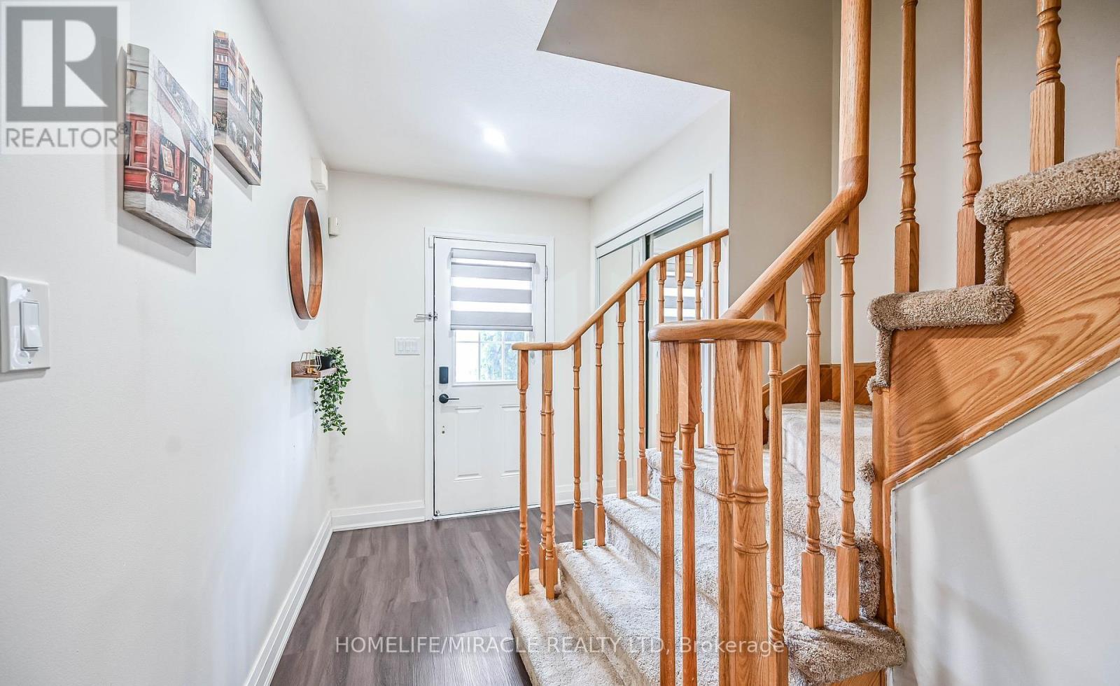 39 Newport Crescent, Hamilton (Crerar), Ontario  L9A 0B2 - Photo 4 - X12498700