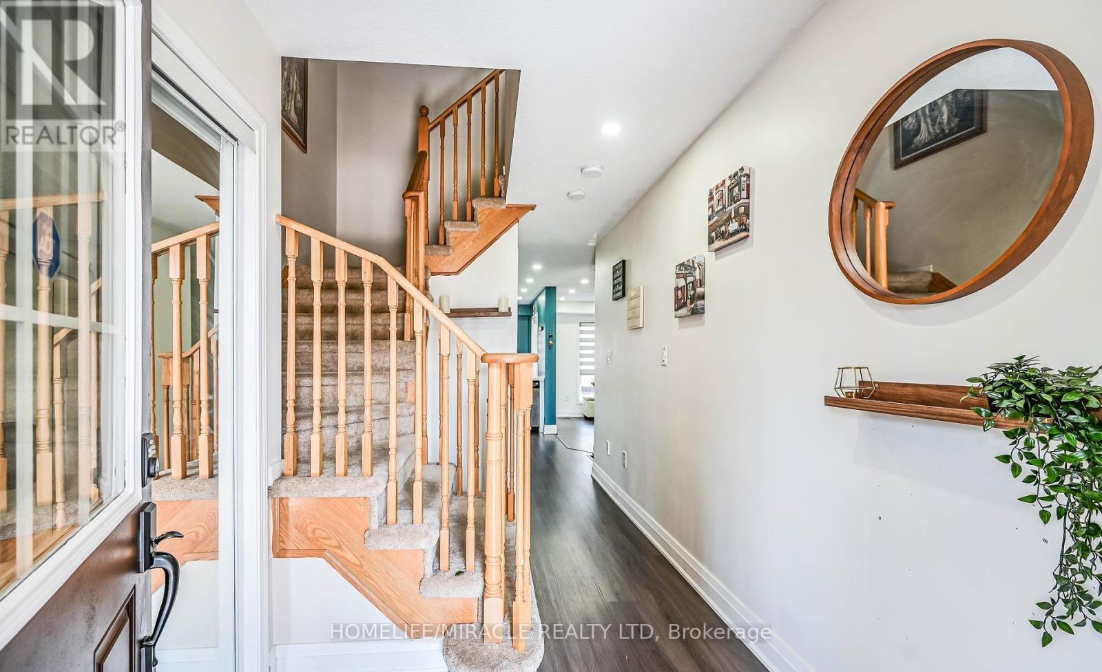 39 Newport Crescent, Hamilton (Crerar), Ontario  L9A 0B2 - Photo 5 - X12498700