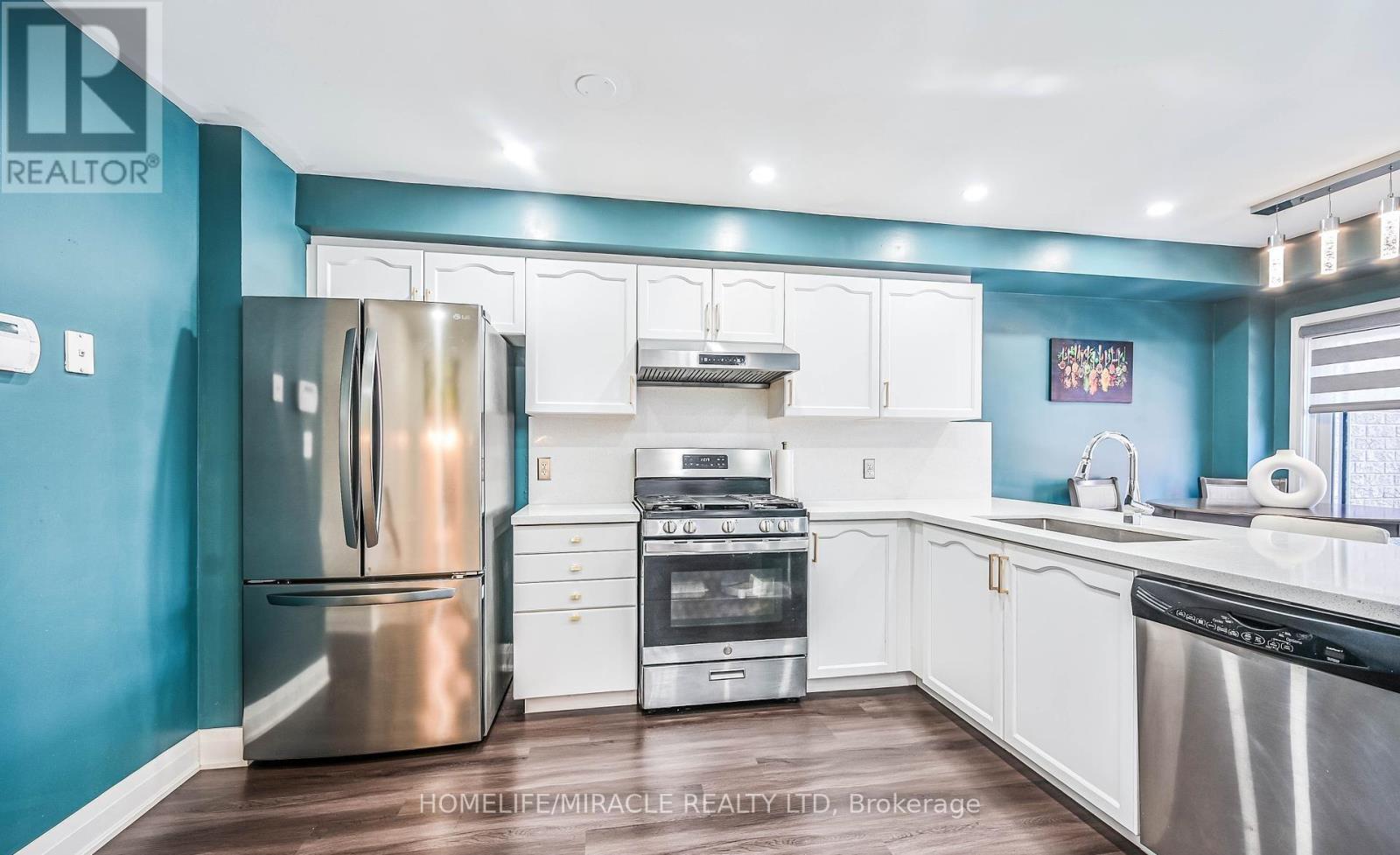 39 Newport Crescent, Hamilton (Crerar), Ontario  L9A 0B2 - Photo 6 - X12498700