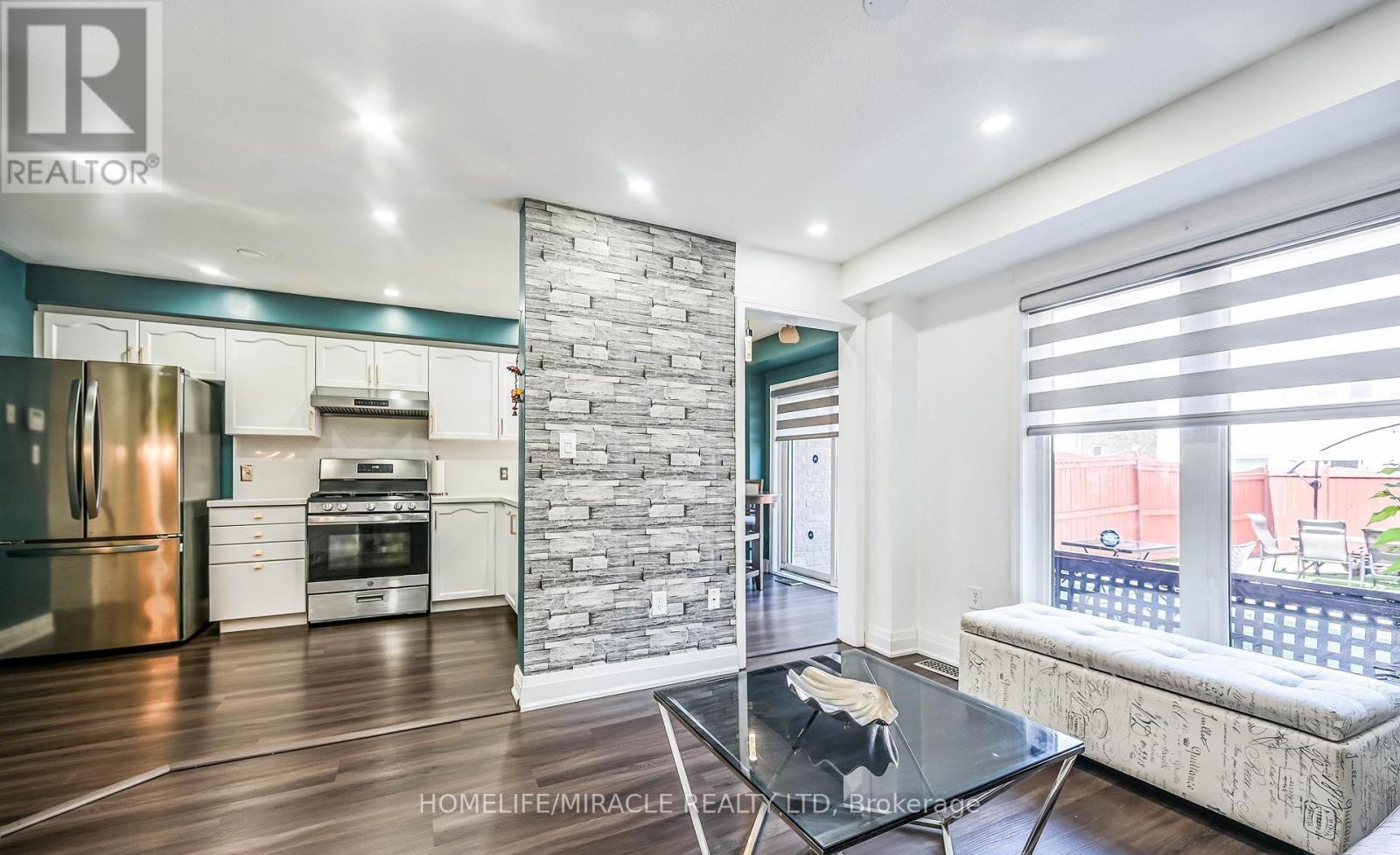 39 Newport Crescent, Hamilton (Crerar), Ontario  L9A 0B2 - Photo 8 - X12498700