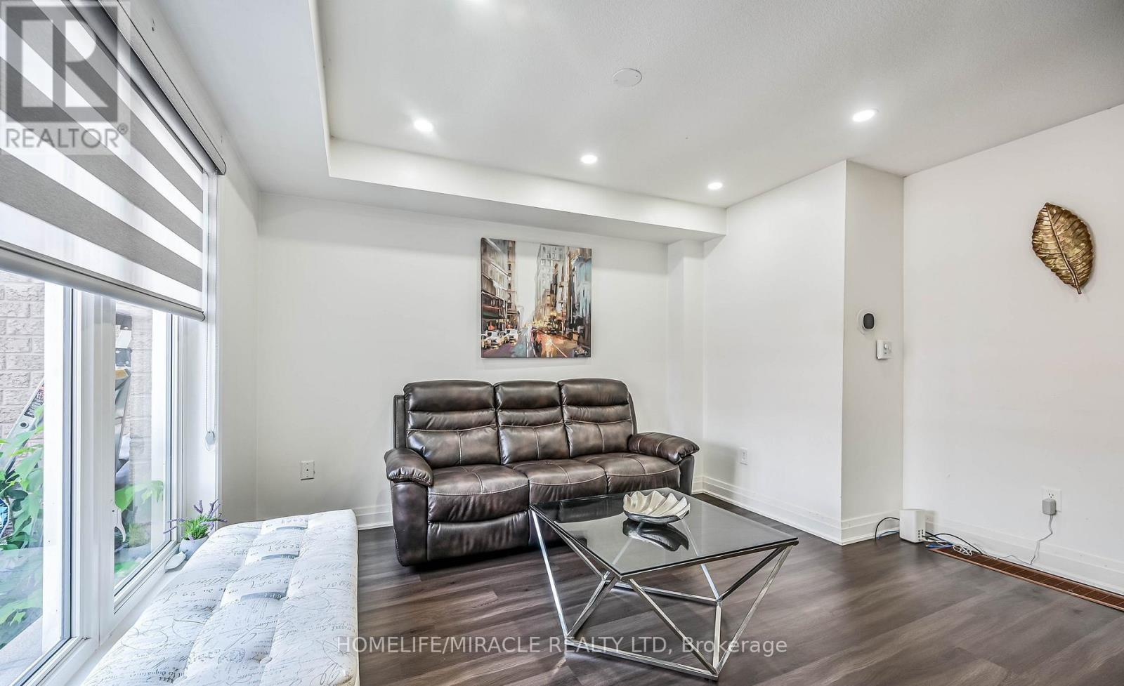 39 Newport Crescent, Hamilton (Crerar), Ontario  L9A 0B2 - Photo 9 - X12498700