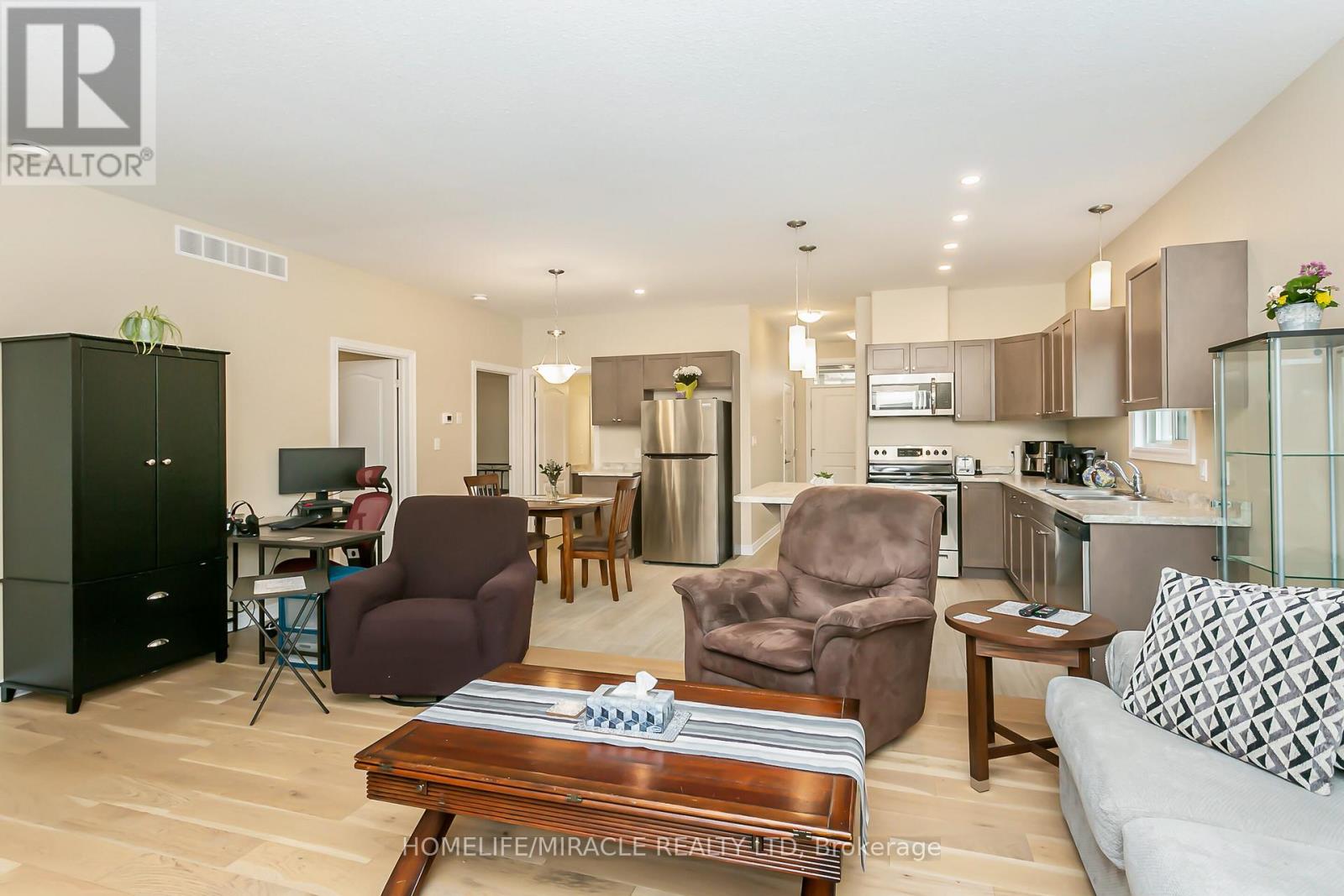 15 Tucker Street, Thorold, Ontario  L2V 0G3 - Photo 13 - X12498708