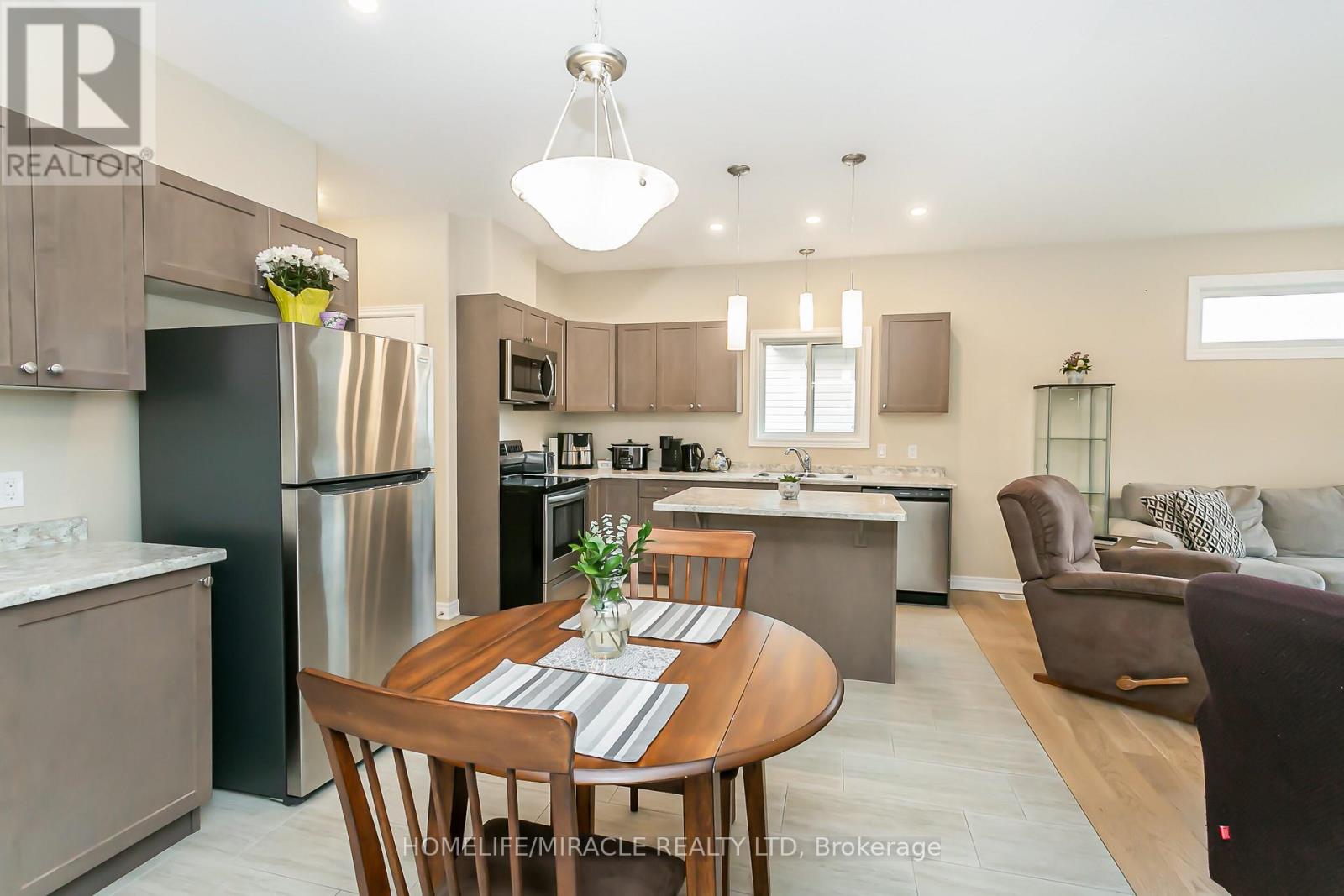 15 Tucker Street, Thorold, Ontario  L2V 0G3 - Photo 16 - X12498708