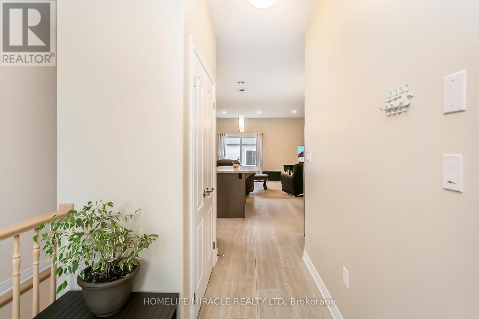 15 Tucker Street, Thorold, Ontario  L2V 0G3 - Photo 6 - X12498708