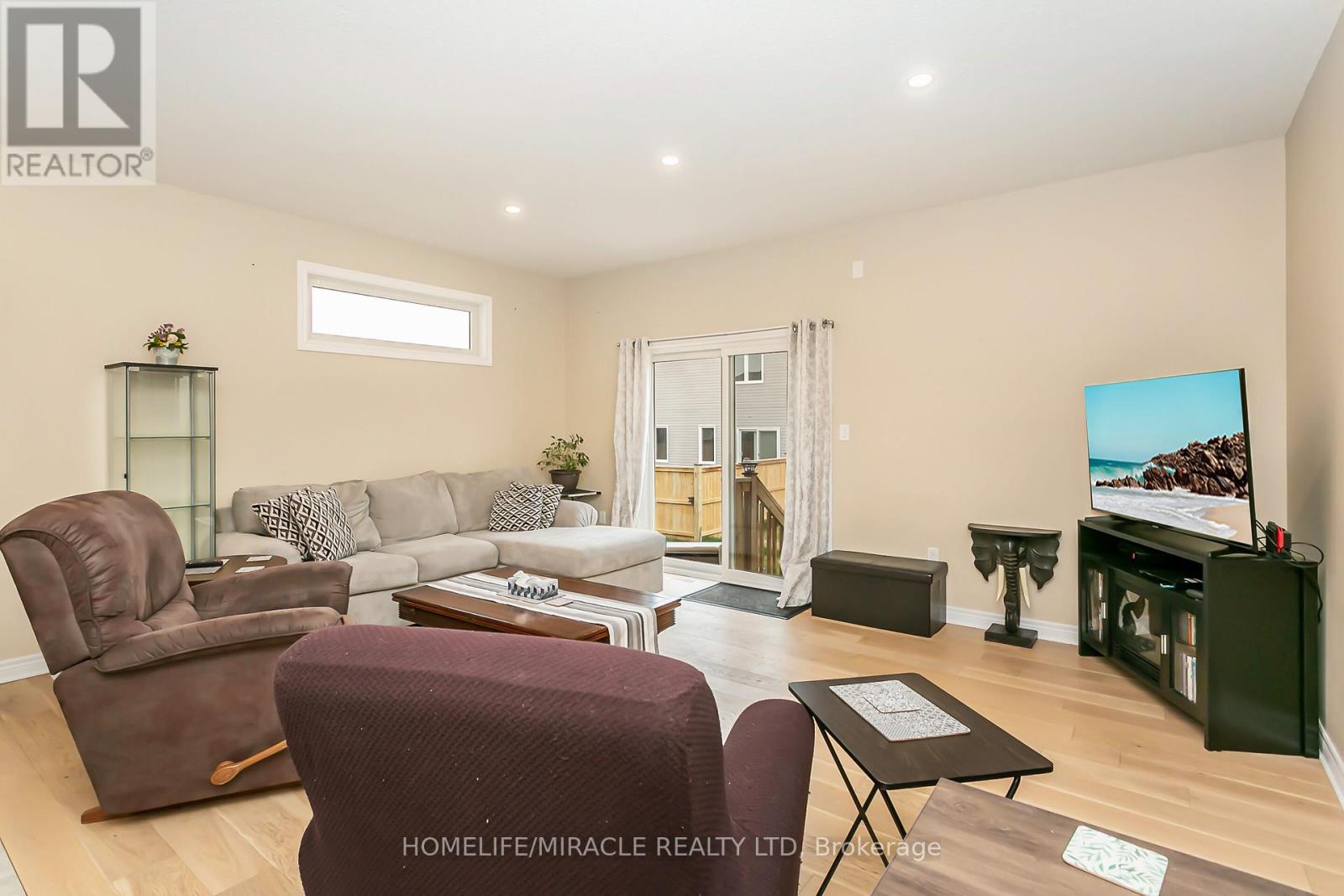 15 Tucker Street, Thorold, Ontario  L2V 0G3 - Photo 9 - X12498708