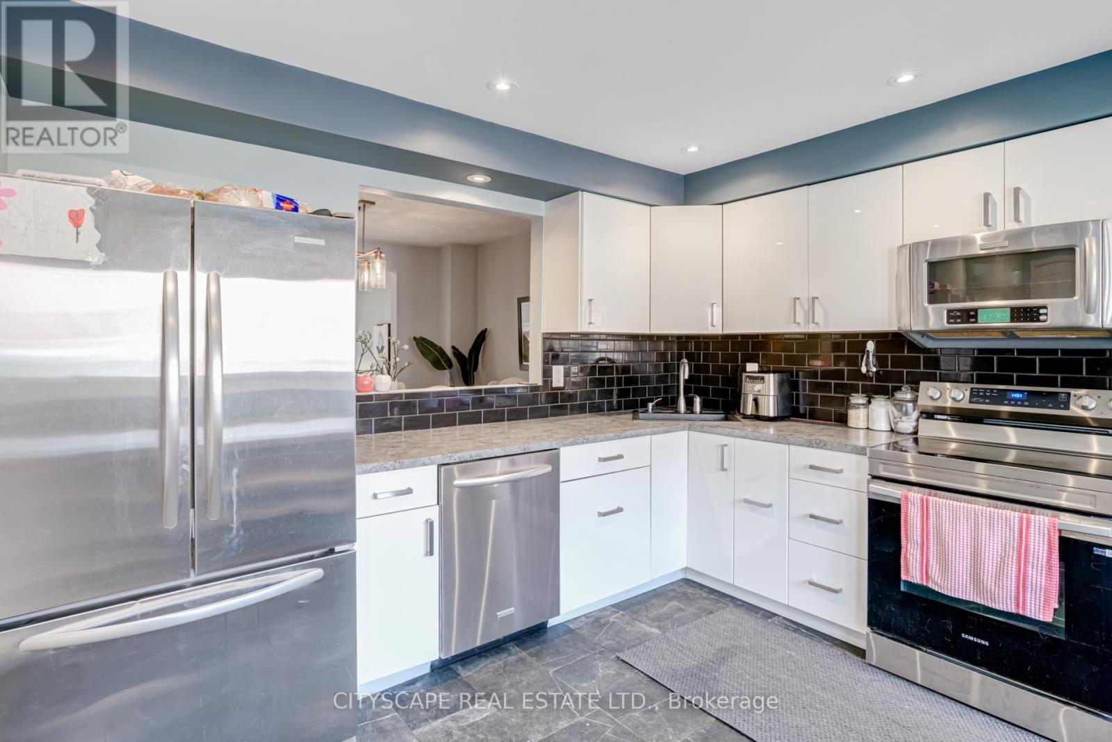 60 - 72 Stone Church Road W, Hamilton, Ontario  L9B 2H8 - Photo 22 - X12497530