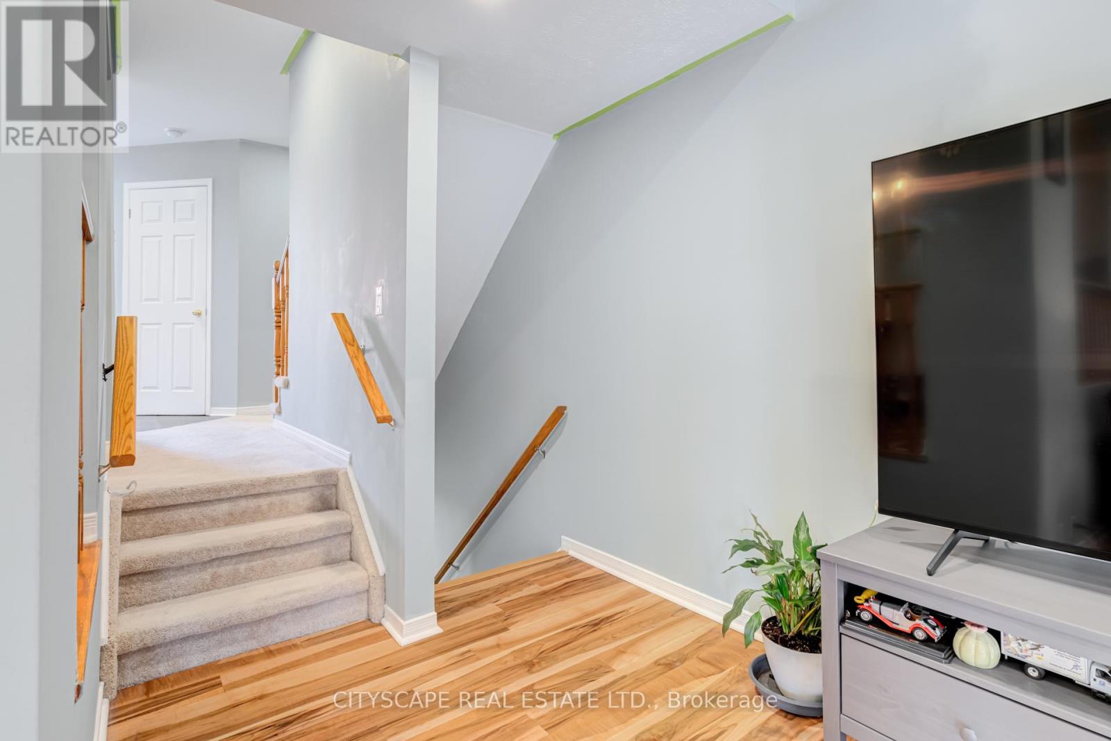 60 - 72 Stone Church Road W, Hamilton, Ontario  L9B 2H8 - Photo 13 - X12497530