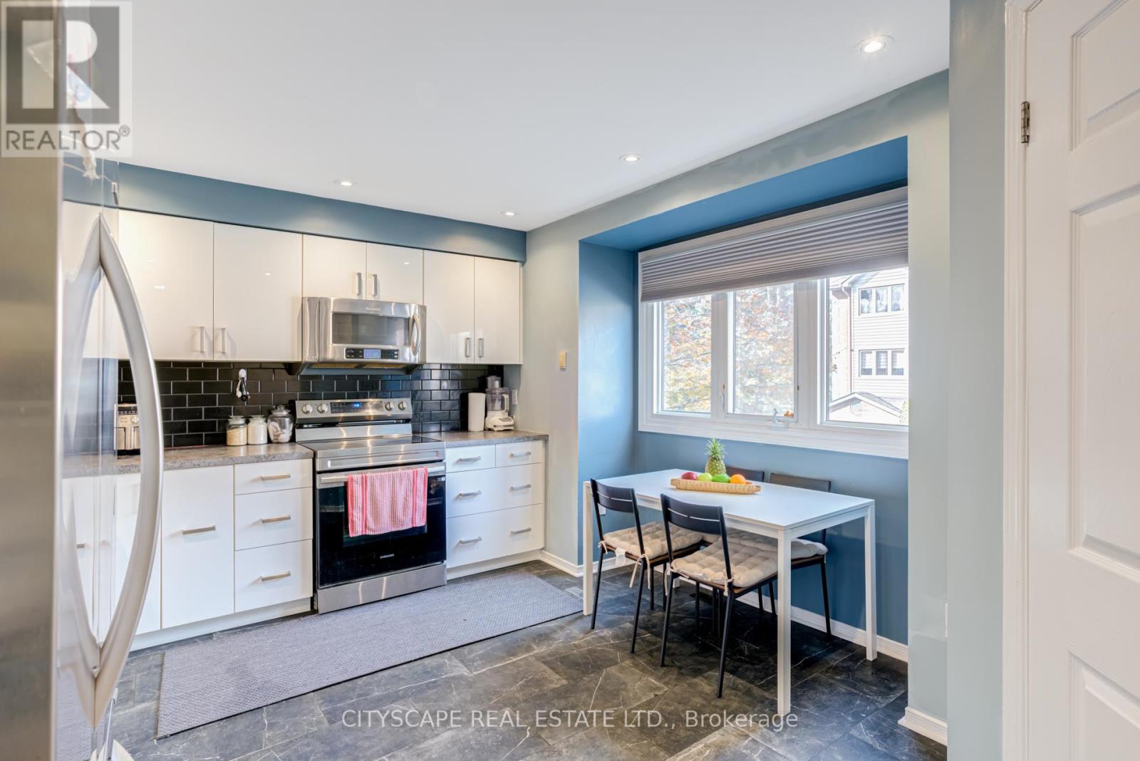 60 - 72 Stone Church Road W, Hamilton, Ontario  L9B 2H8 - Photo 21 - X12497530