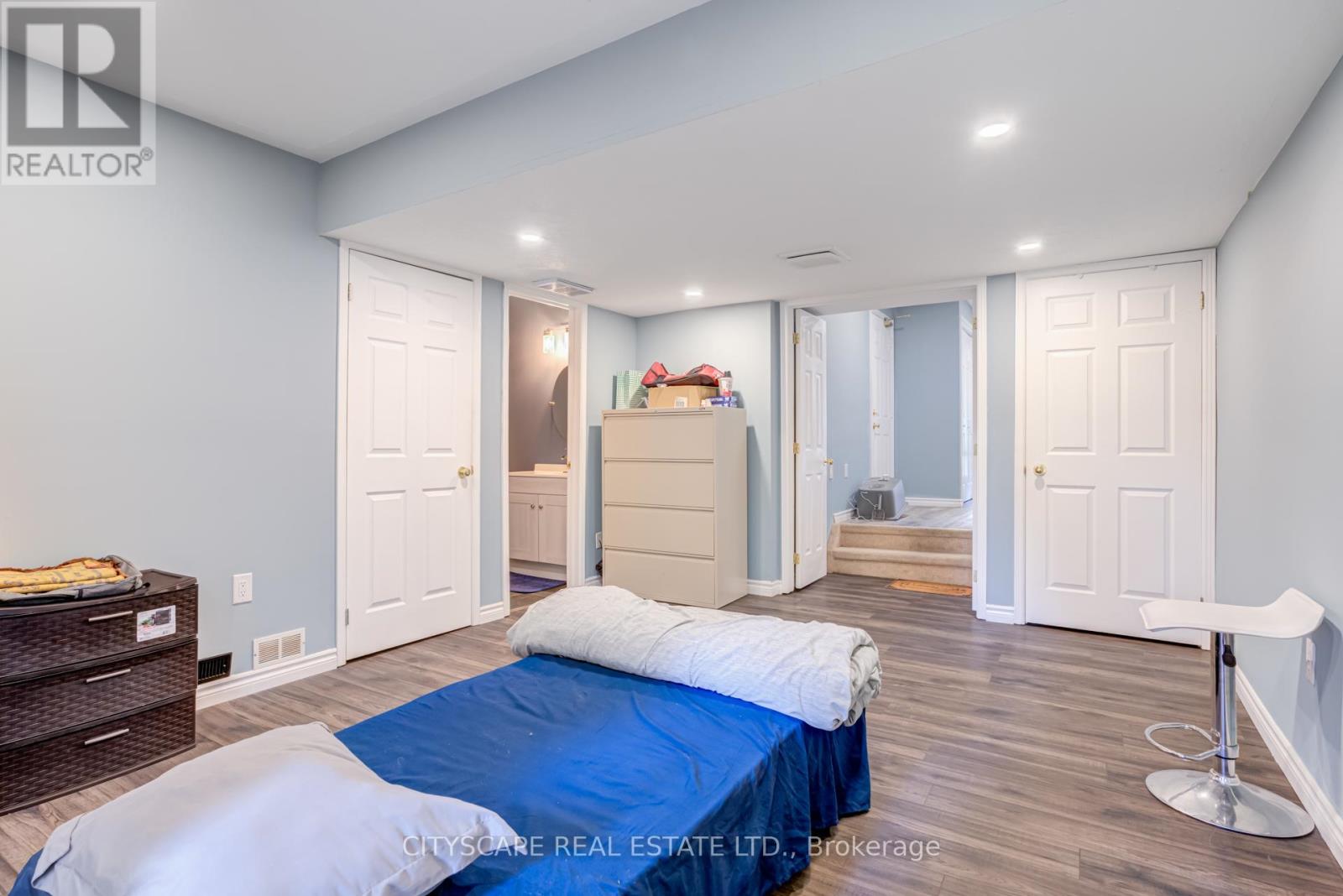 60 - 72 Stone Church Road W, Hamilton, Ontario  L9B 2H8 - Photo 10 - X12497530