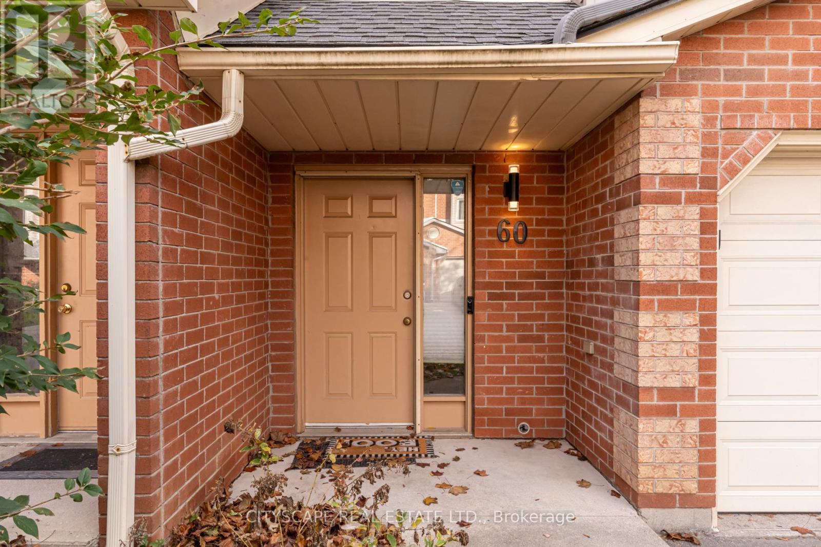 60 - 72 Stone Church Road W, Hamilton, Ontario  L9B 2H8 - Photo 3 - X12497530