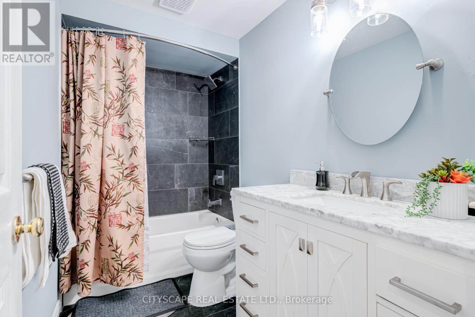 60 - 72 Stone Church Road W, Hamilton, Ontario  L9B 2H8 - Photo 43 - X12497530