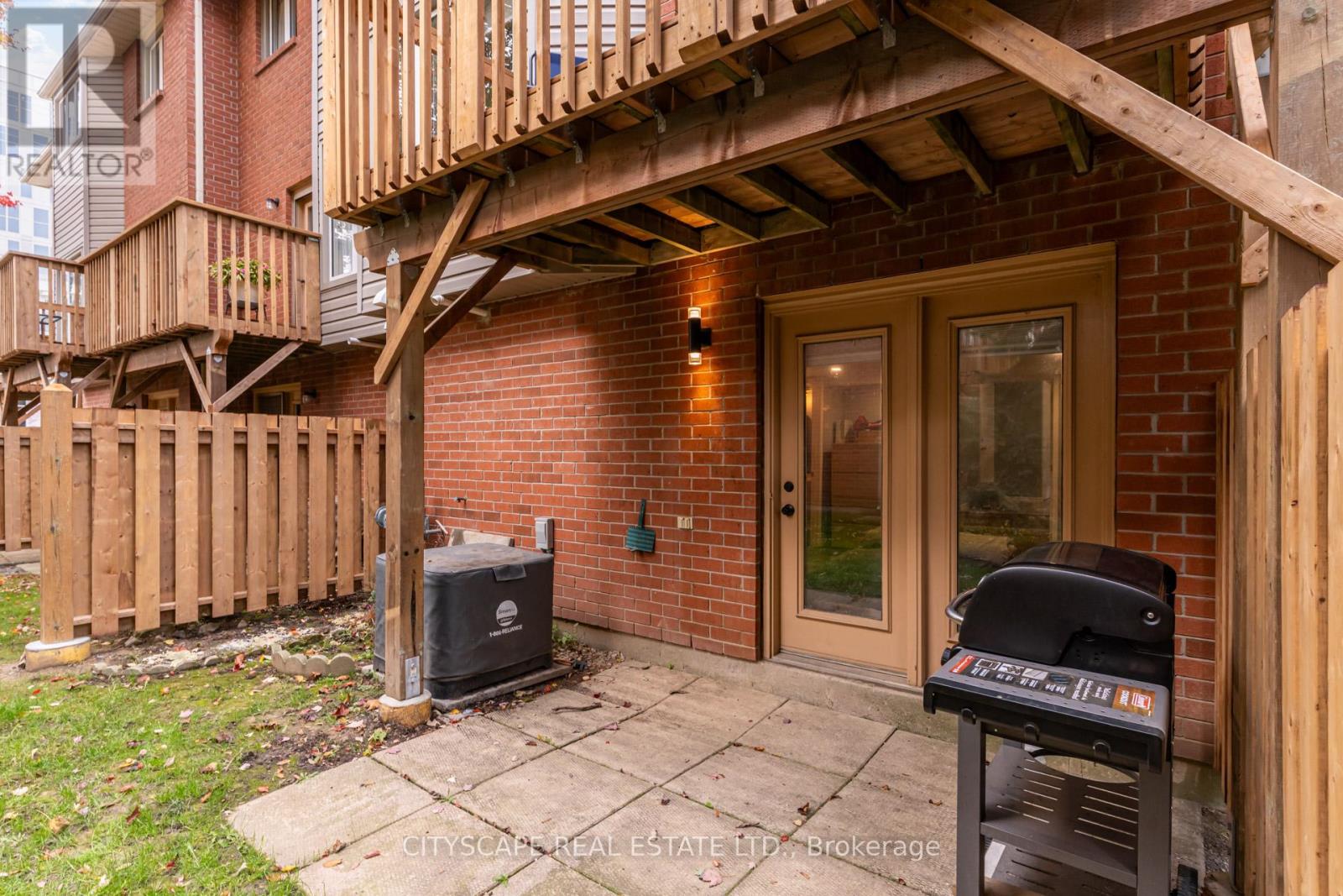 60 - 72 Stone Church Road W, Hamilton, Ontario  L9B 2H8 - Photo 46 - X12497530