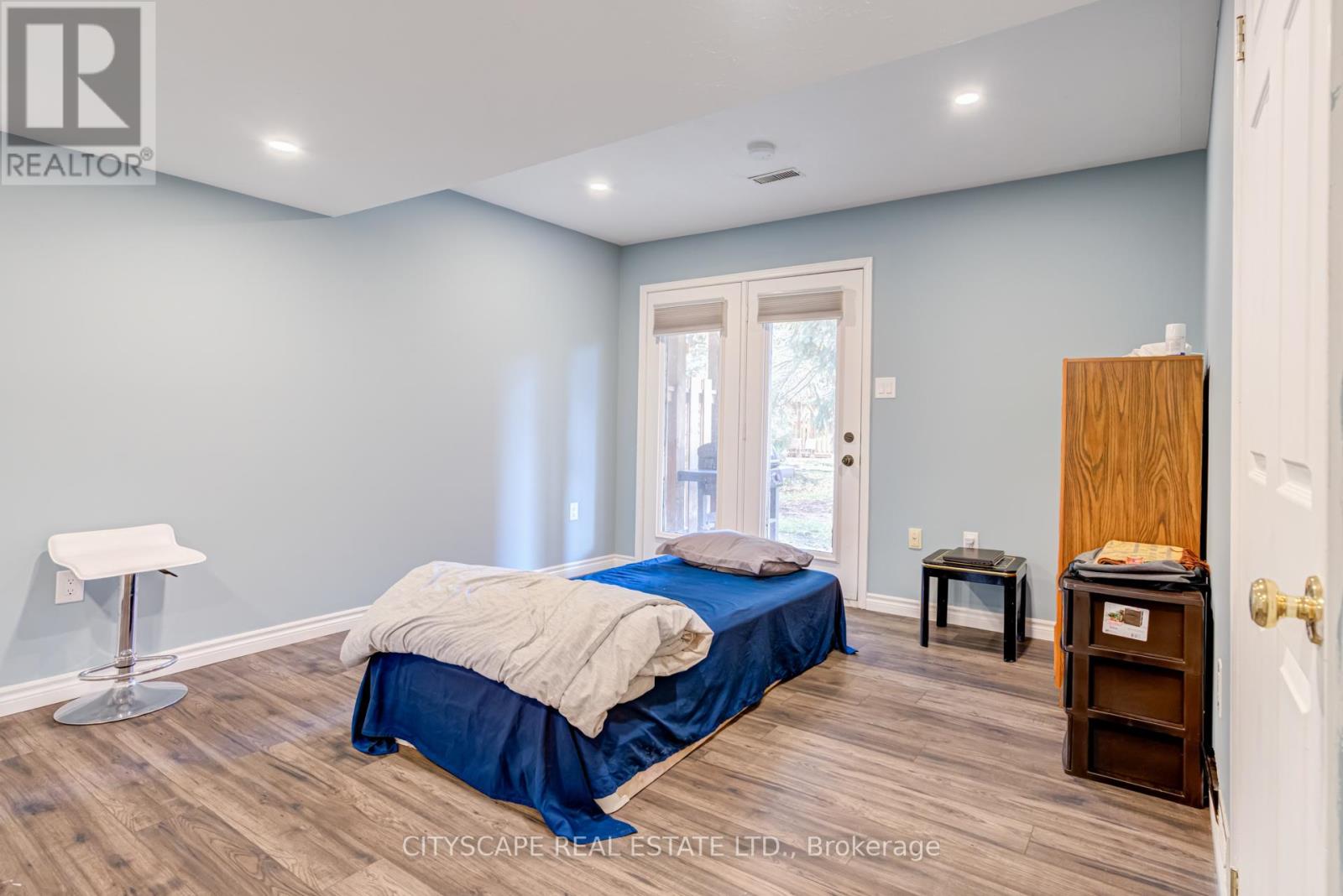 60 - 72 Stone Church Road W, Hamilton, Ontario  L9B 2H8 - Photo 9 - X12497530