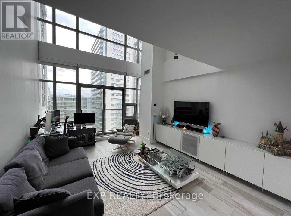 632 - 637 Lake Shore Boulevard W, Toronto, Ontario  M5V 3J6 - Photo 2 - C12498778