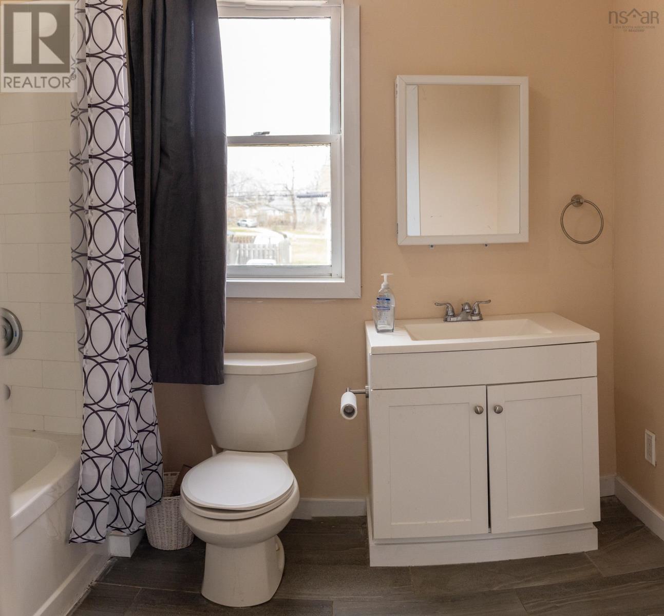 136 Victoria Street, Glace Bay, Nova Scotia  B1A 1Z8 - Photo 12 - 202526154