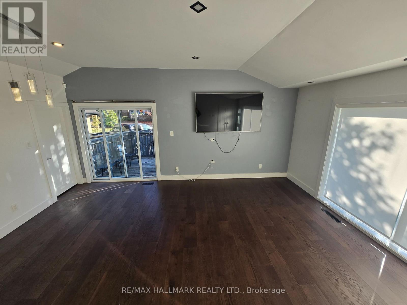 18 Deerfield Road, Toronto, Ontario  M1K 4X6 - Photo 11 - E12498800