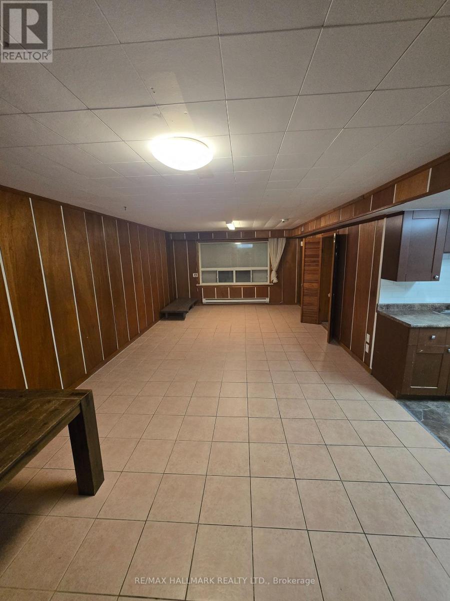 15 BURNVIEW CRESCENT, Toronto, Ontario