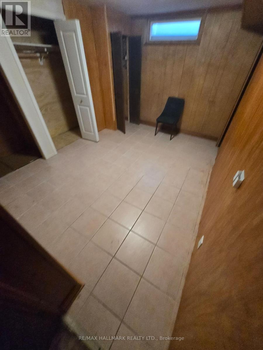 15 Burnview Crescent, Toronto, Ontario  M1H 1B4 - Photo 12 - E12498808