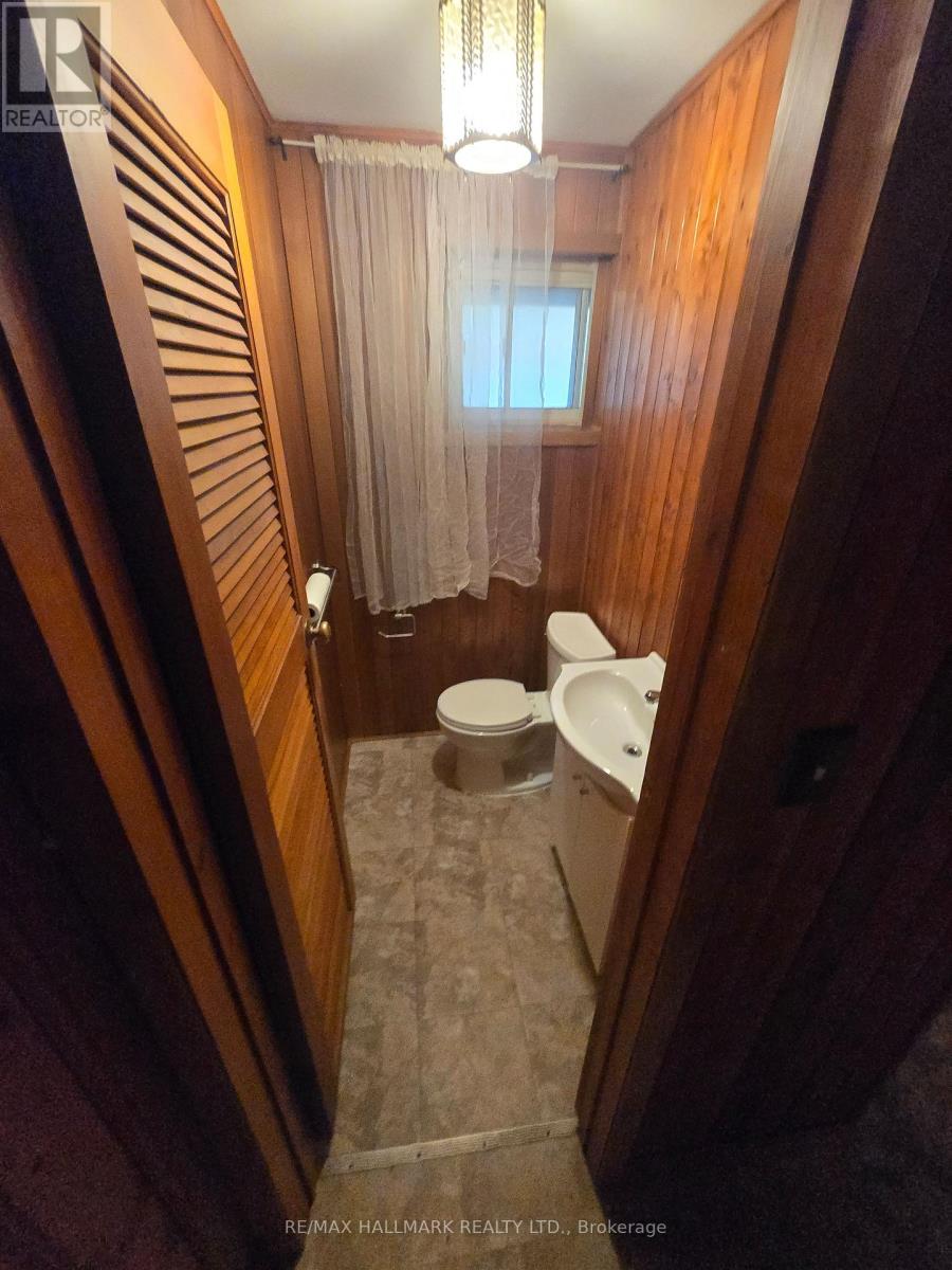 15 Burnview Crescent, Toronto, Ontario  M1H 1B4 - Photo 2 - E12498808