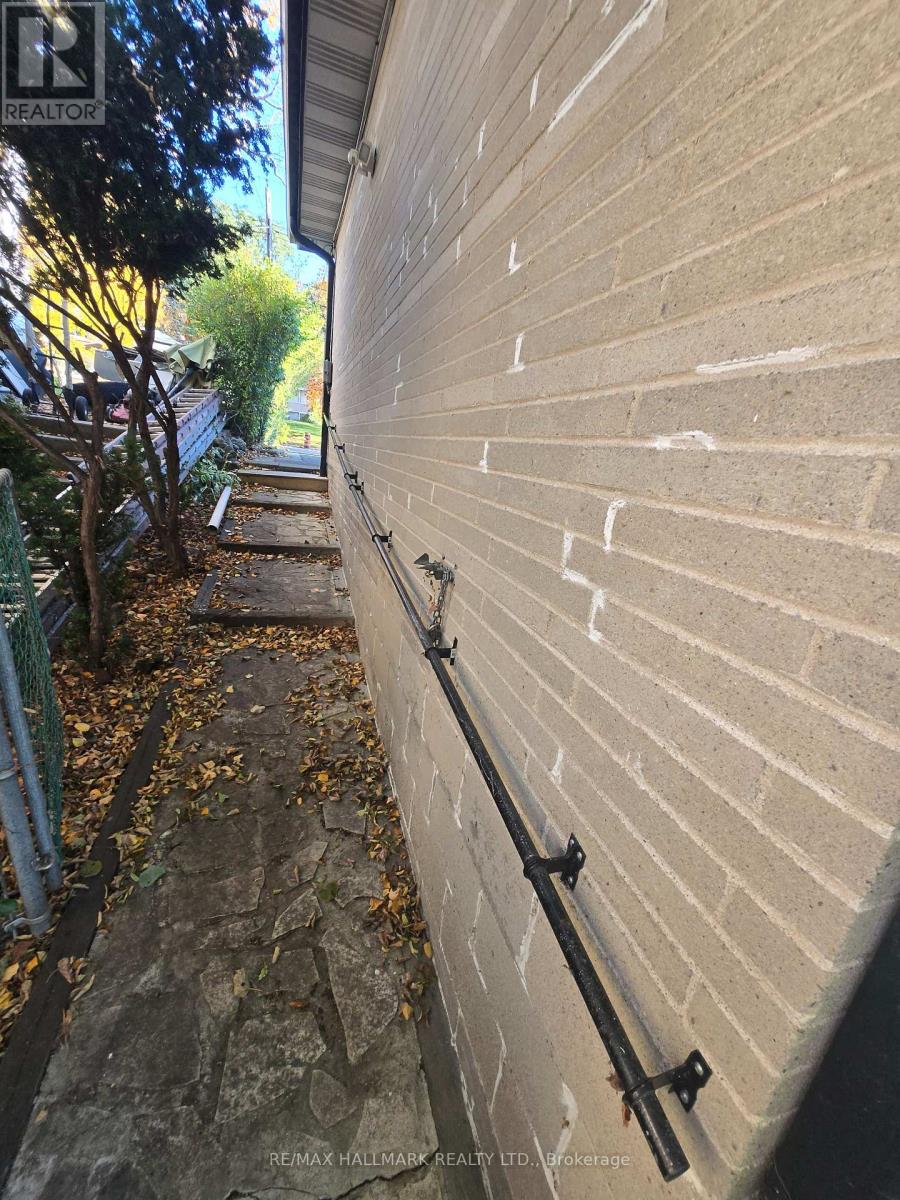 15 Burnview Crescent, Toronto, Ontario  M1H 1B4 - Photo 24 - E12498808