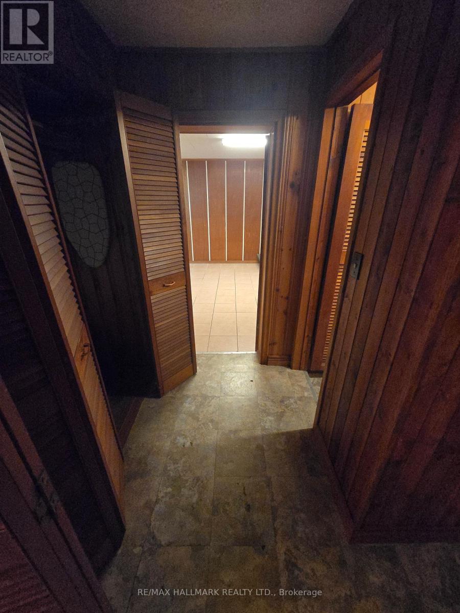 15 Burnview Crescent, Toronto, Ontario  M1H 1B4 - Photo 6 - E12498808