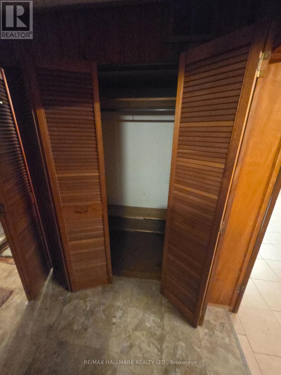 15 Burnview Crescent, Toronto, Ontario  M1H 1B4 - Photo 7 - E12498808