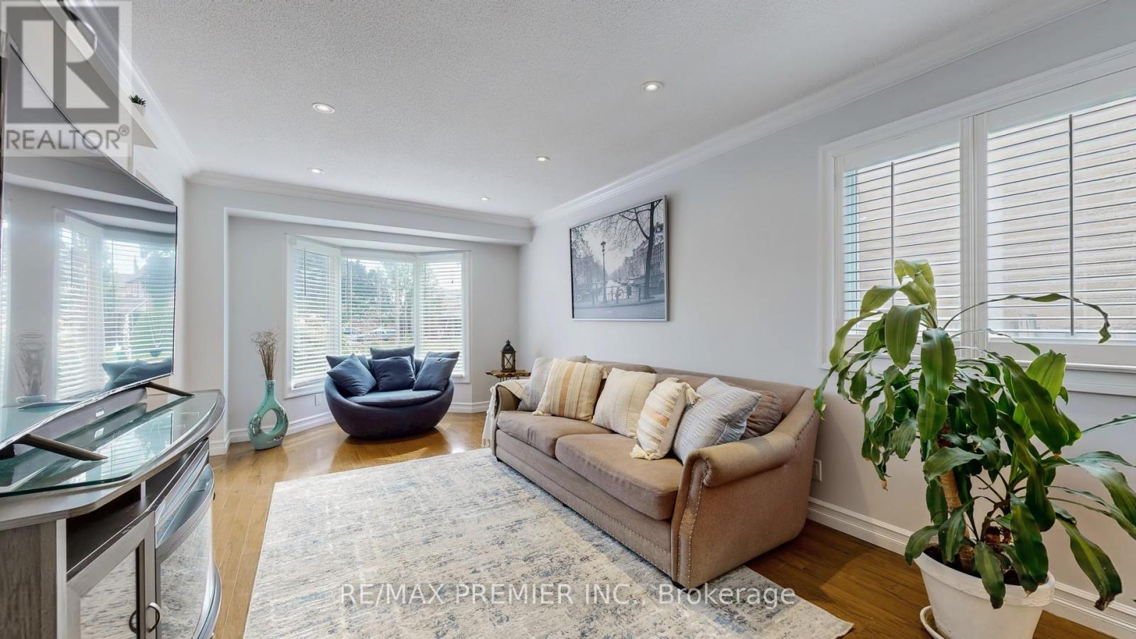 40 Stafford Crescent, Whitby, Ontario  L1N 8T6 - Photo 3 - E12498856