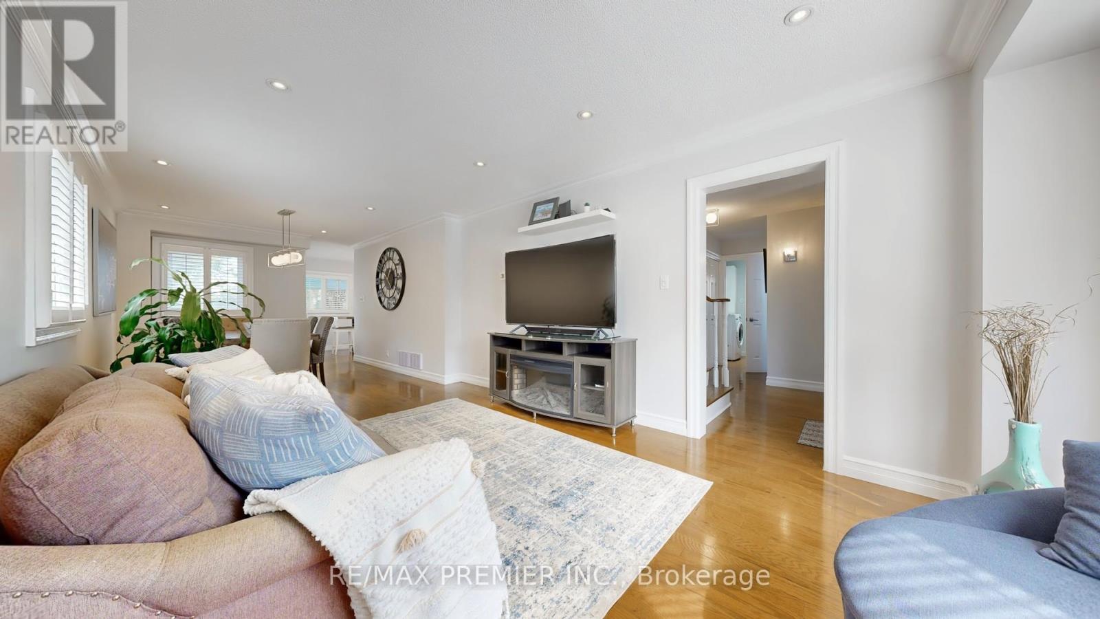 40 Stafford Crescent, Whitby, Ontario  L1N 8T6 - Photo 5 - E12498856