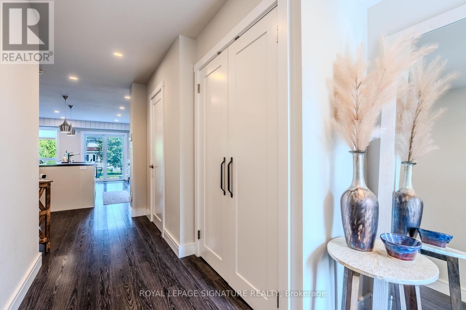 109 Maplewood Drive, Essa, Ontario  L3W 0B7 - Photo 2 - N12498784