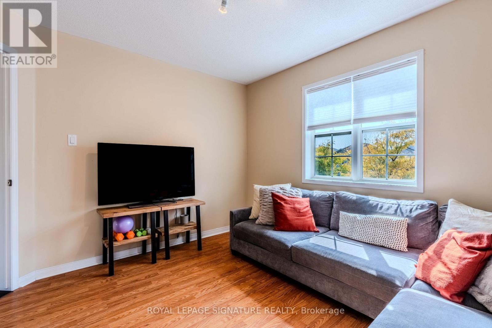 109 Maplewood Drive, Essa, Ontario  L3W 0B7 - Photo 22 - N12498784