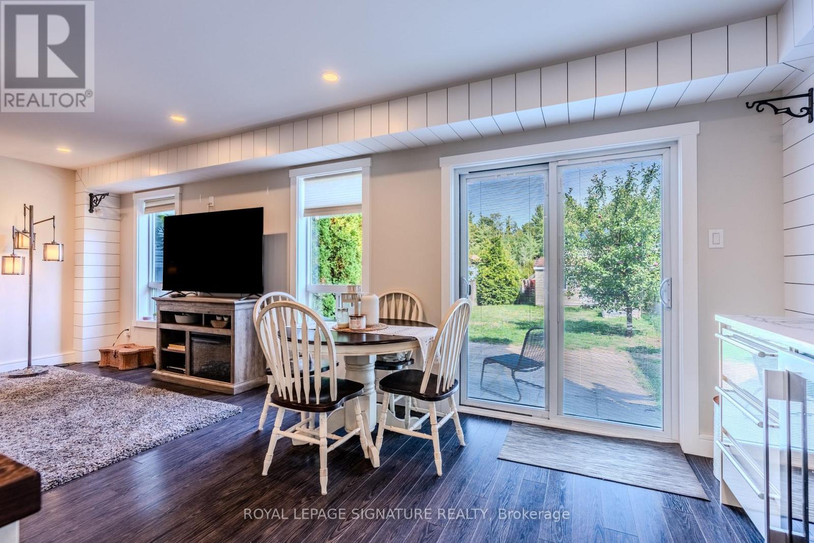 109 Maplewood Drive, Essa, Ontario  L3W 0B7 - Photo 9 - N12498784