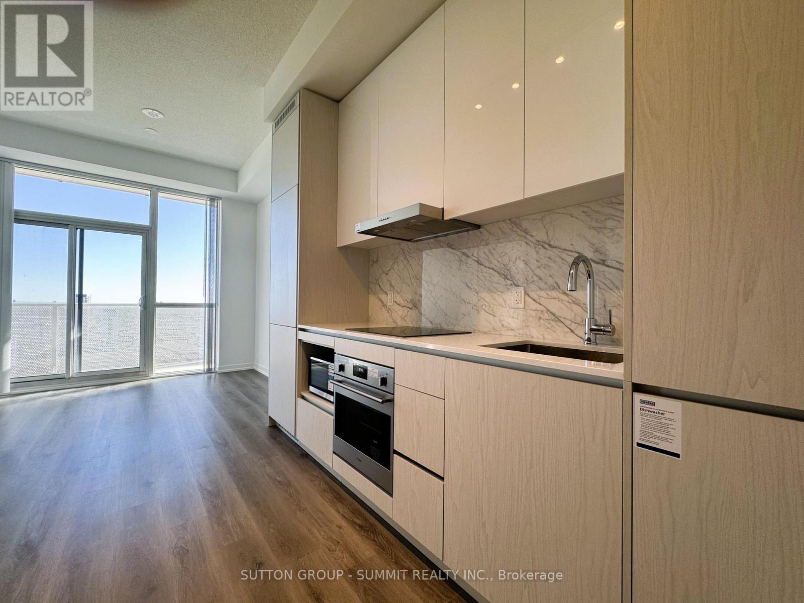 4608 - 28 Interchange Way, Vaughan, Ontario  L4K 0P8 - Photo 4 - N12498794