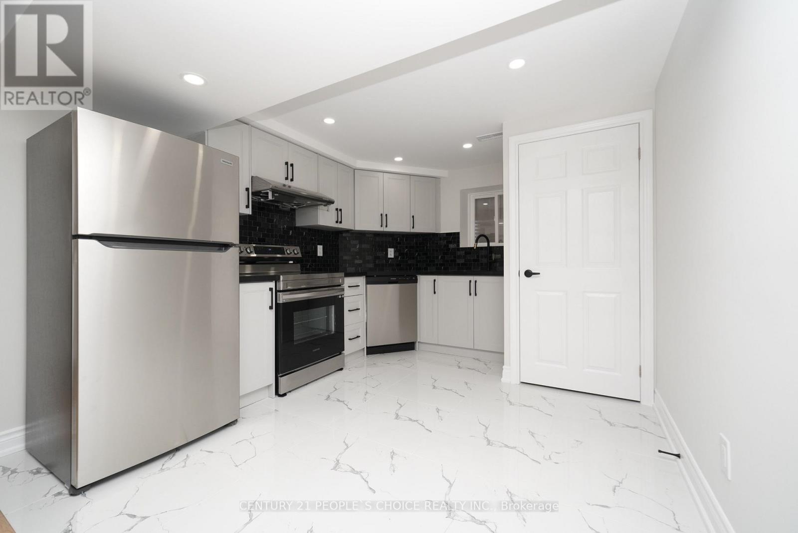 Bsmt - 35 Hewlett Crescent, Markham, Ontario  L3P 7J9 - Photo 10 - N12498816