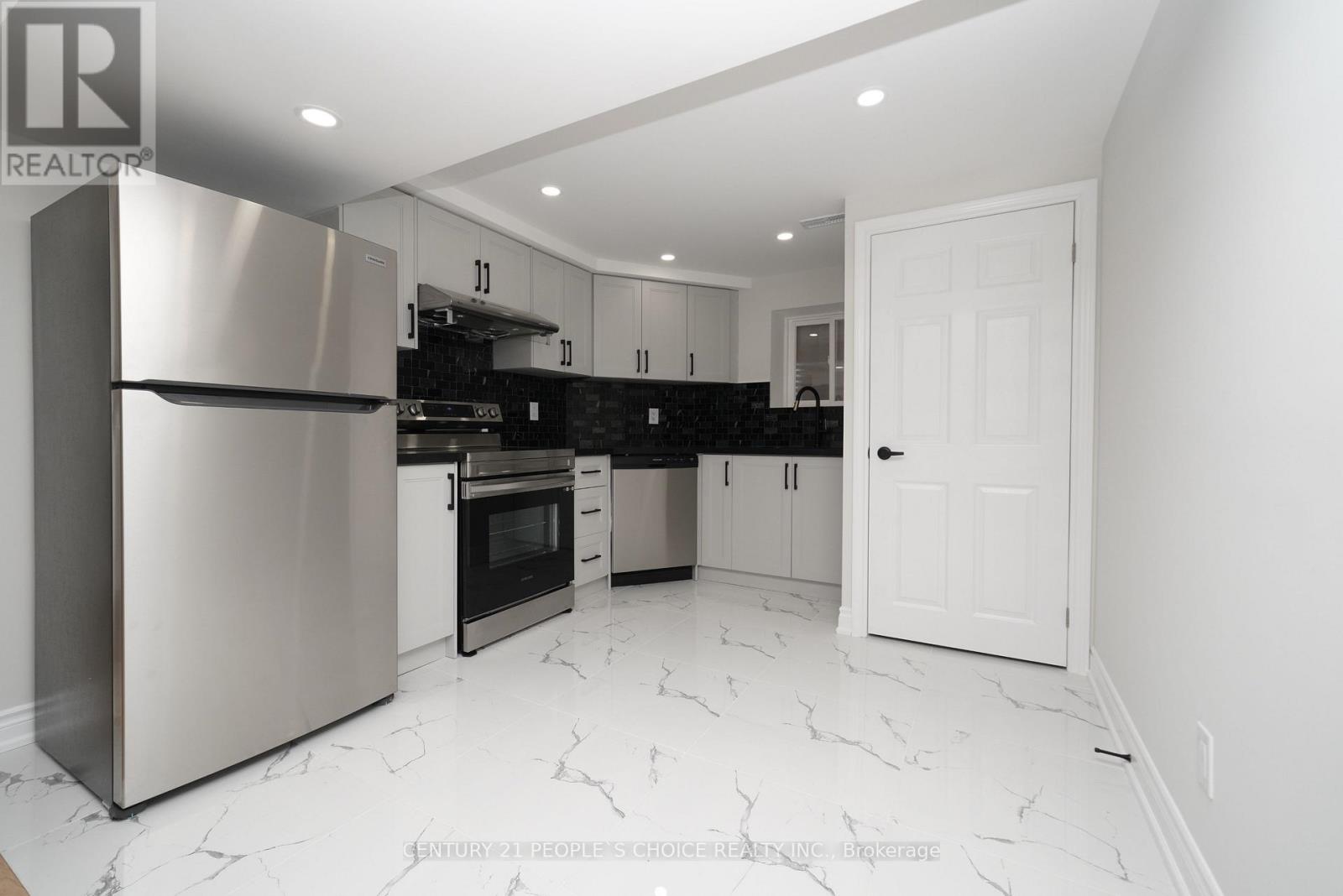 Bsmt - 35 Hewlett Crescent, Markham, Ontario  L3P 7J9 - Photo 8 - N12498816