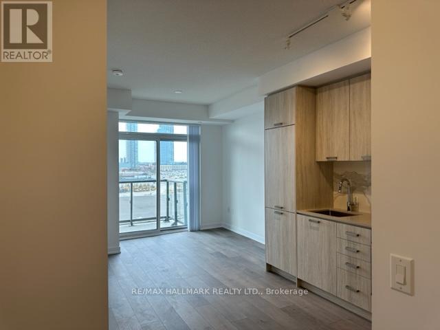 822-38 Honeycrisp Crescent, Vaughan (Vaughan Corporate Centre), Ontario  L4K 0M8 - Photo 2 - N12498828