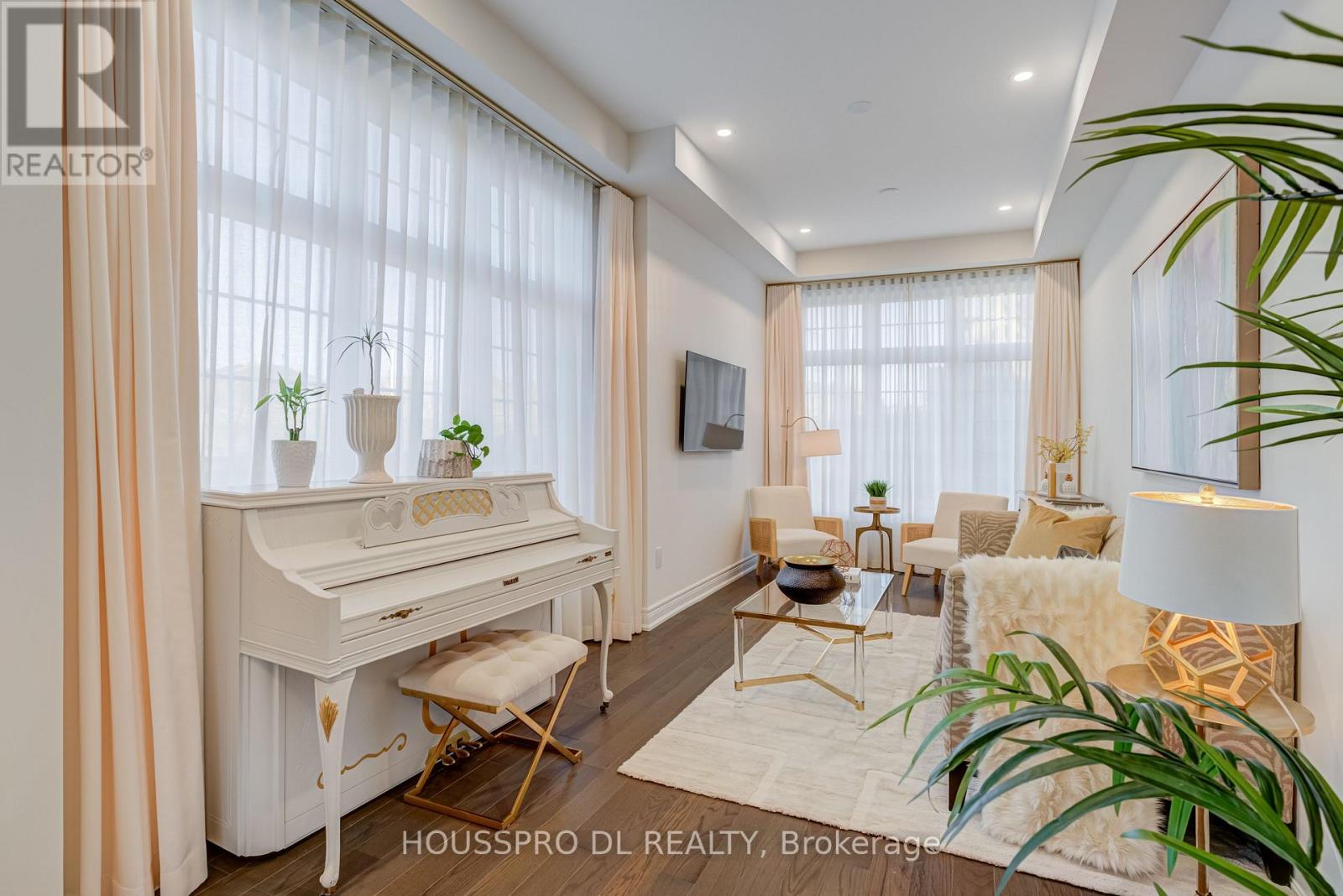 136 Carriage Shop Bend, East Gwillimbury, Ontario  L9N 0Y3 - Photo 9 - N12498858