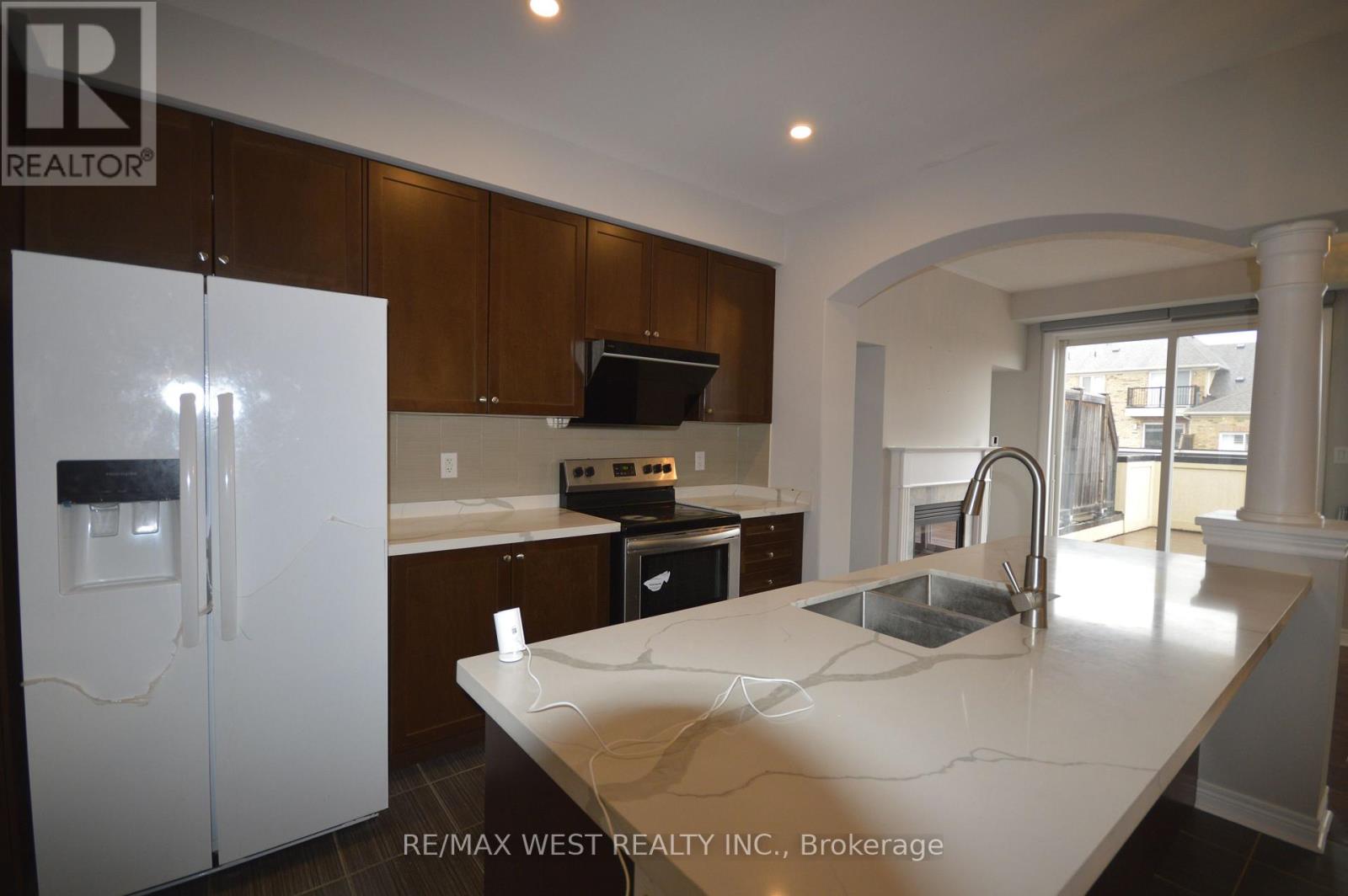 3 Earnshaw Drive, Markham, Ontario  L6C 0E5 - Photo 3 - N12498866