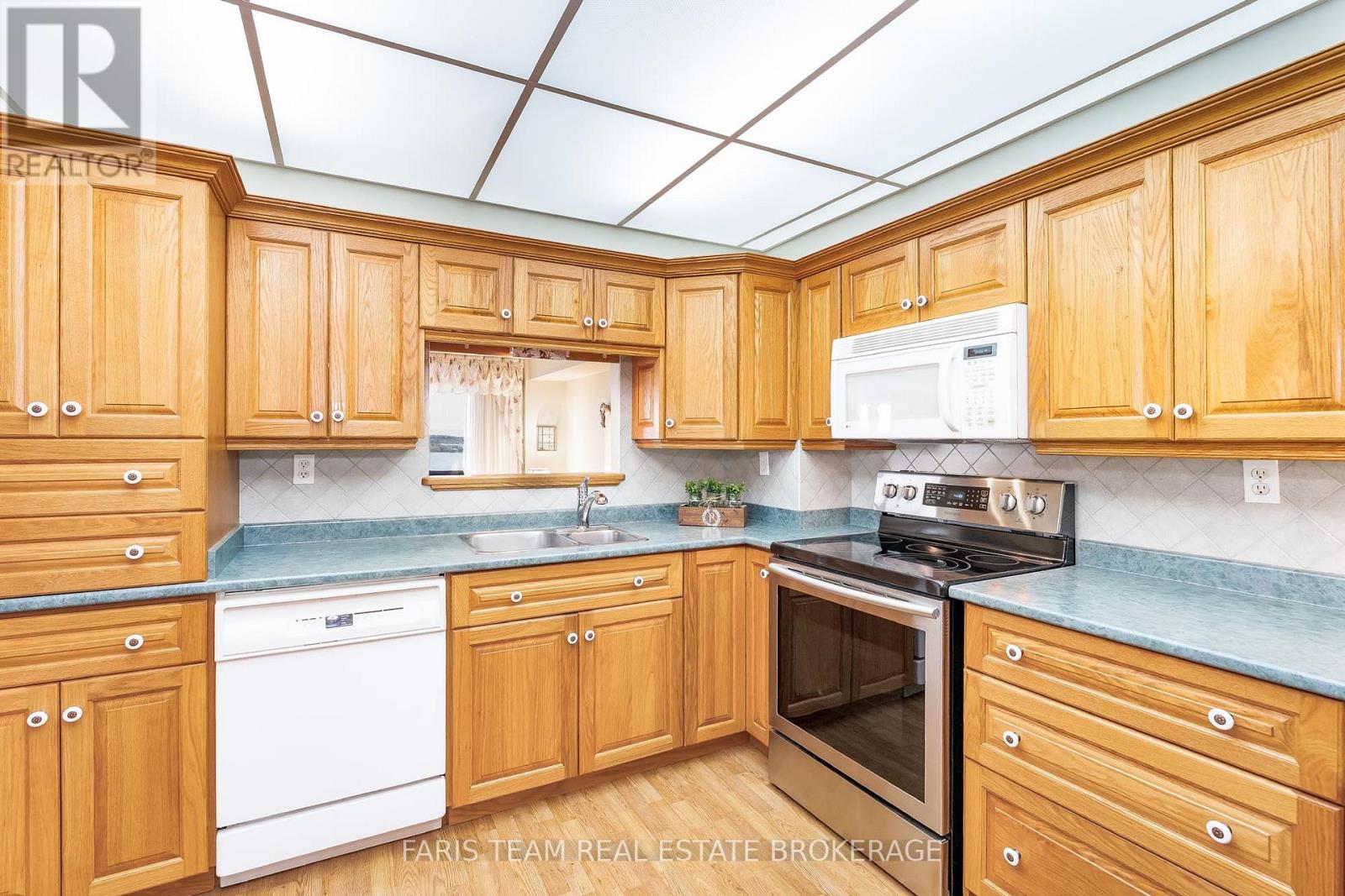 707 - 181 Collier Street, Barrie (North Shore), Ontario  L4M 5L6 - Photo 8 - S12498770