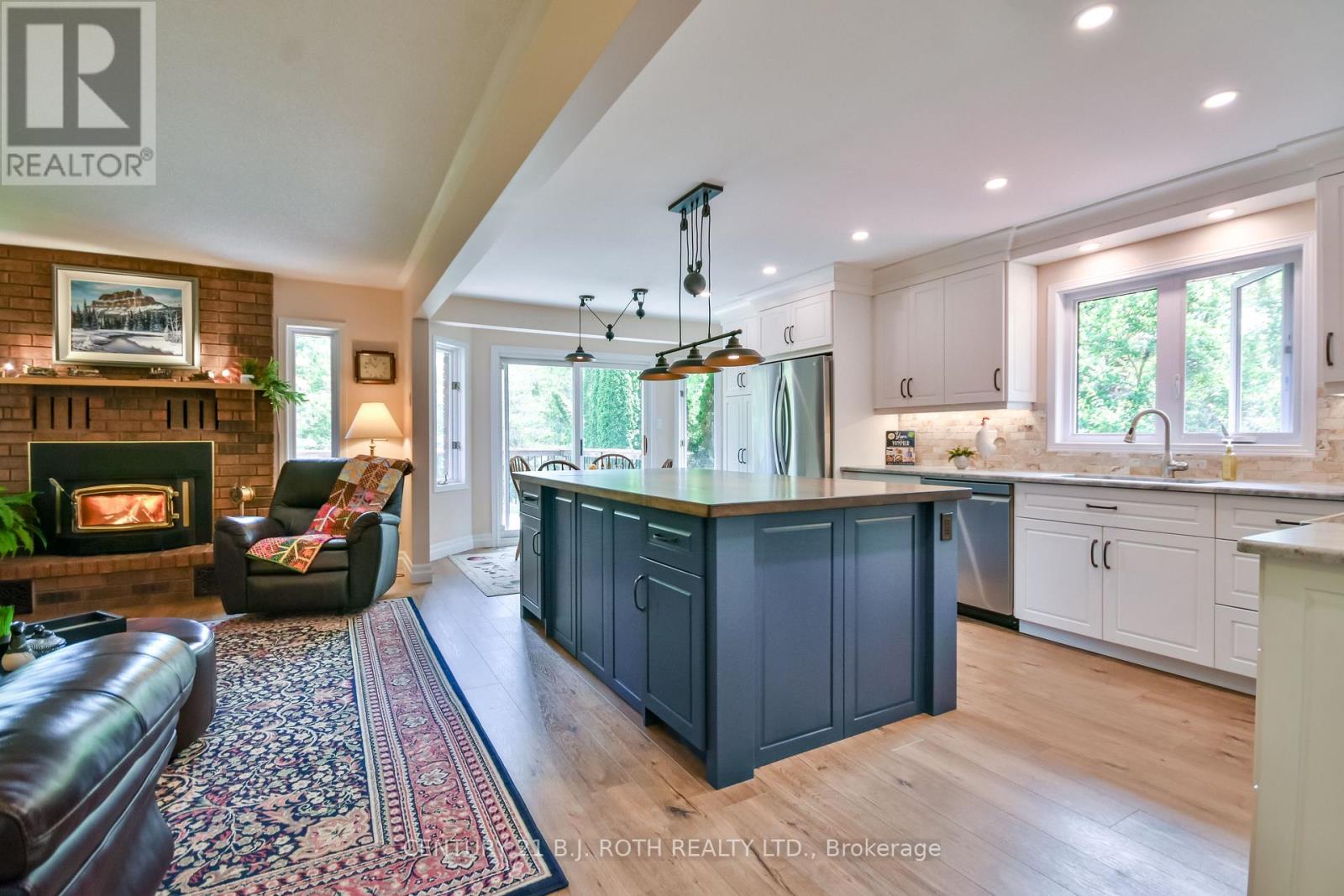 34 Cairns Boulevard, Springwater, Ontario  L9X 0N8 - Photo 7 - S12498780