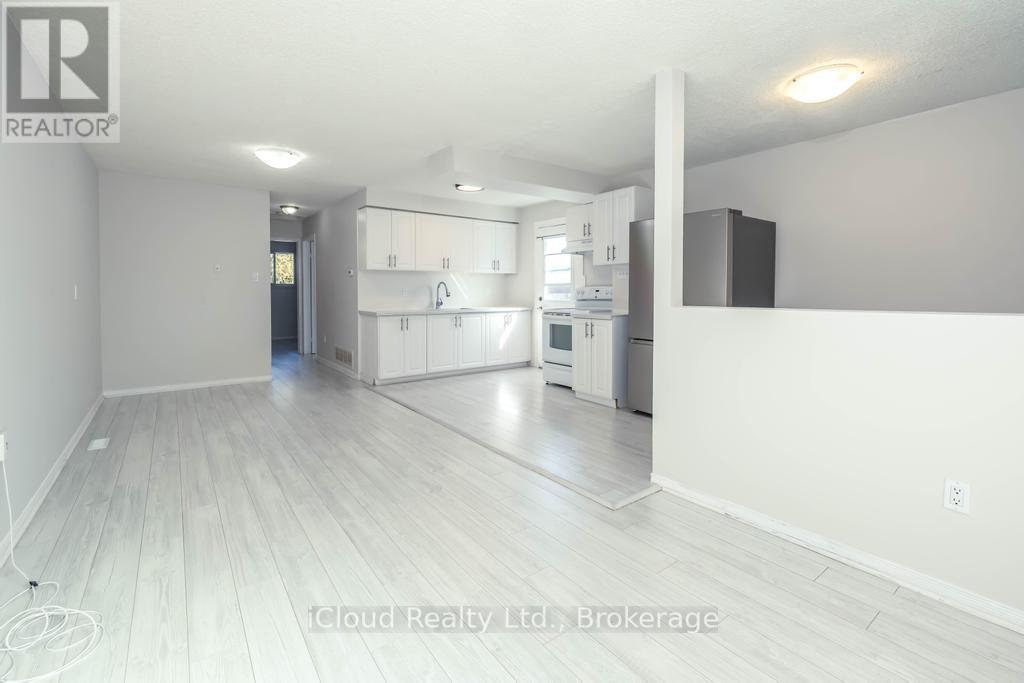 1419 Outlet Drive, Oshawa, Ontario  L1J 7Z6 - Photo 3 - E12498838