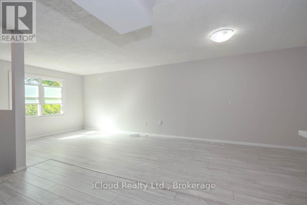 1419 Outlet Drive, Oshawa, Ontario  L1J 7Z6 - Photo 6 - E12498838