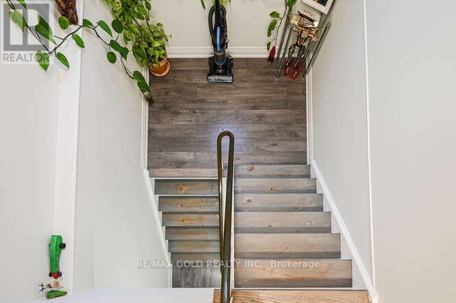 105 Skegby Road, Brampton, Ontario  L6V 2T8 - Photo 5 - W12498756