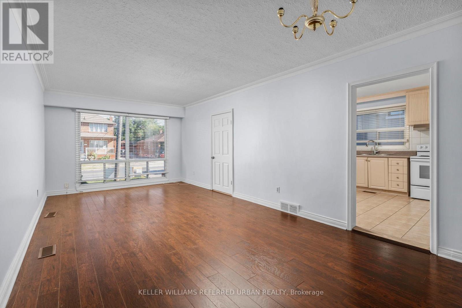 Main - 343 Ranee Avenue, Toronto, Ontario  M6A 1N9 - Photo 8 - W12498782